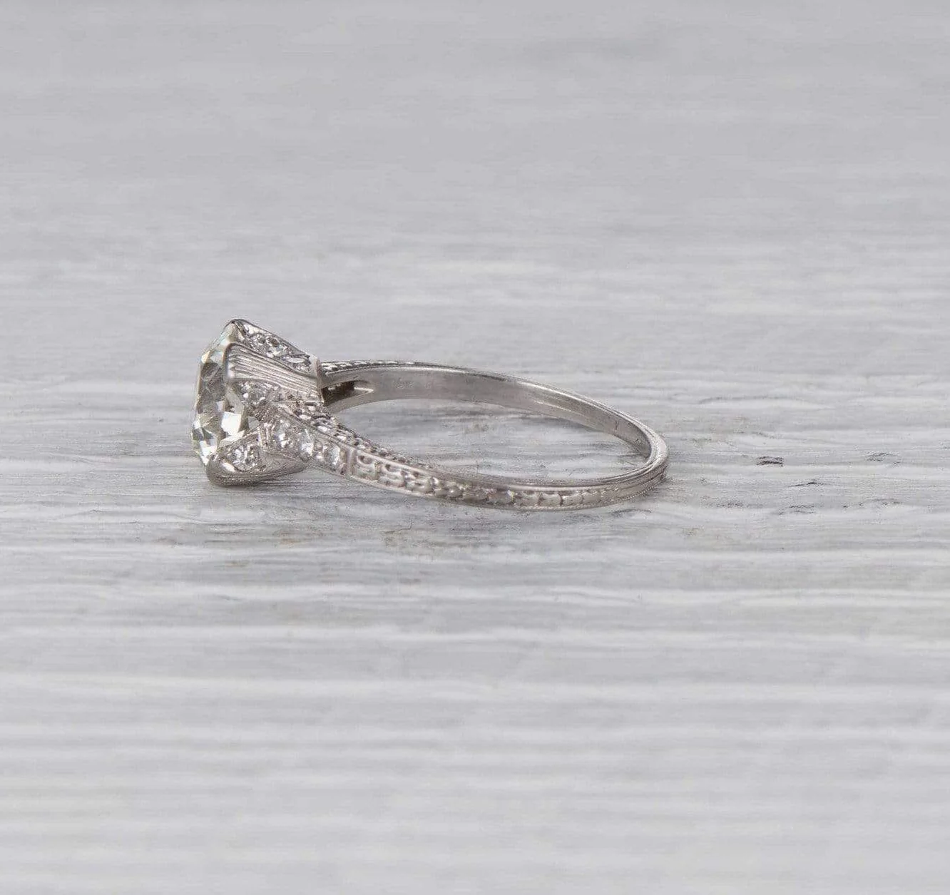 2.33 Carat Early Art Deco Engagement Ring - Image 3
