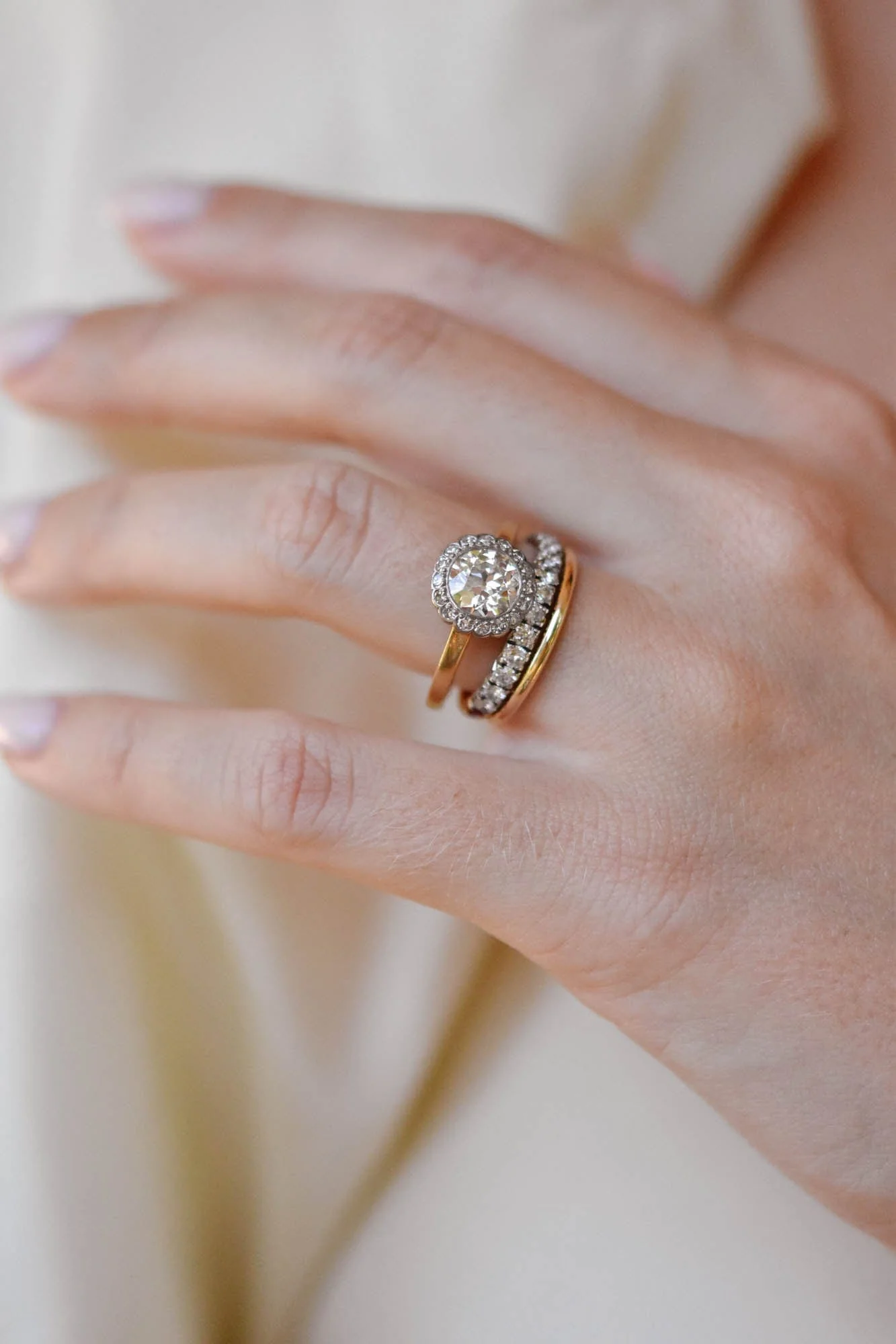 Edwardian 1.33 Carat Old European Cut Diamond Cluster Engagement Ring - Image 2