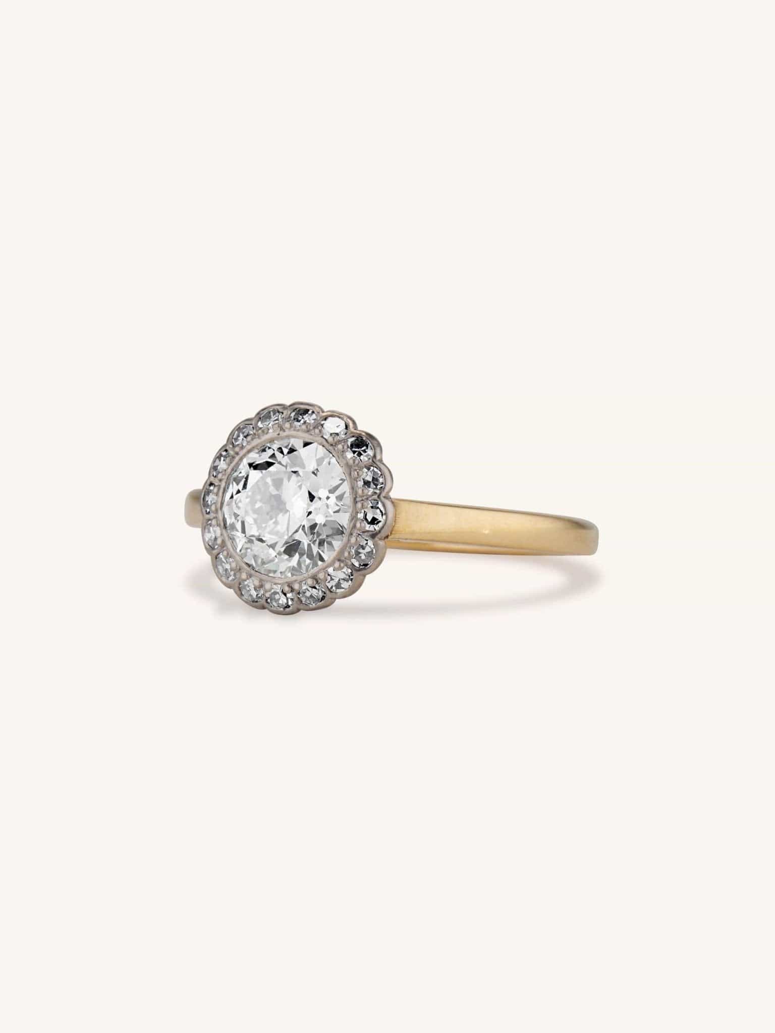 Edwardian 1.33 Carat Old European Cut Diamond Cluster Engagement Ring - Image 3