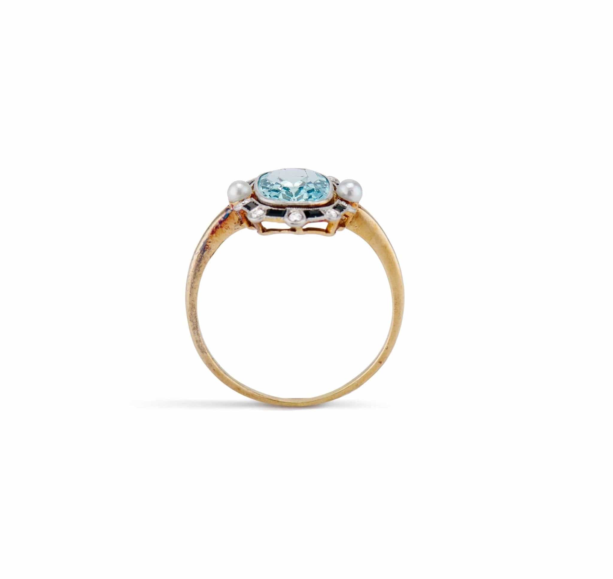 Edwardian 1.40 Carat Aquamarine, Diamond, Onyx, and Pearl Ring - Image 4