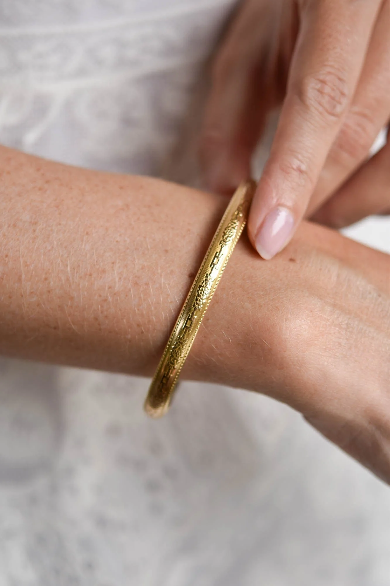 Antique Edwardian Engraved Gold Bangle Bracelet, America - Image 2