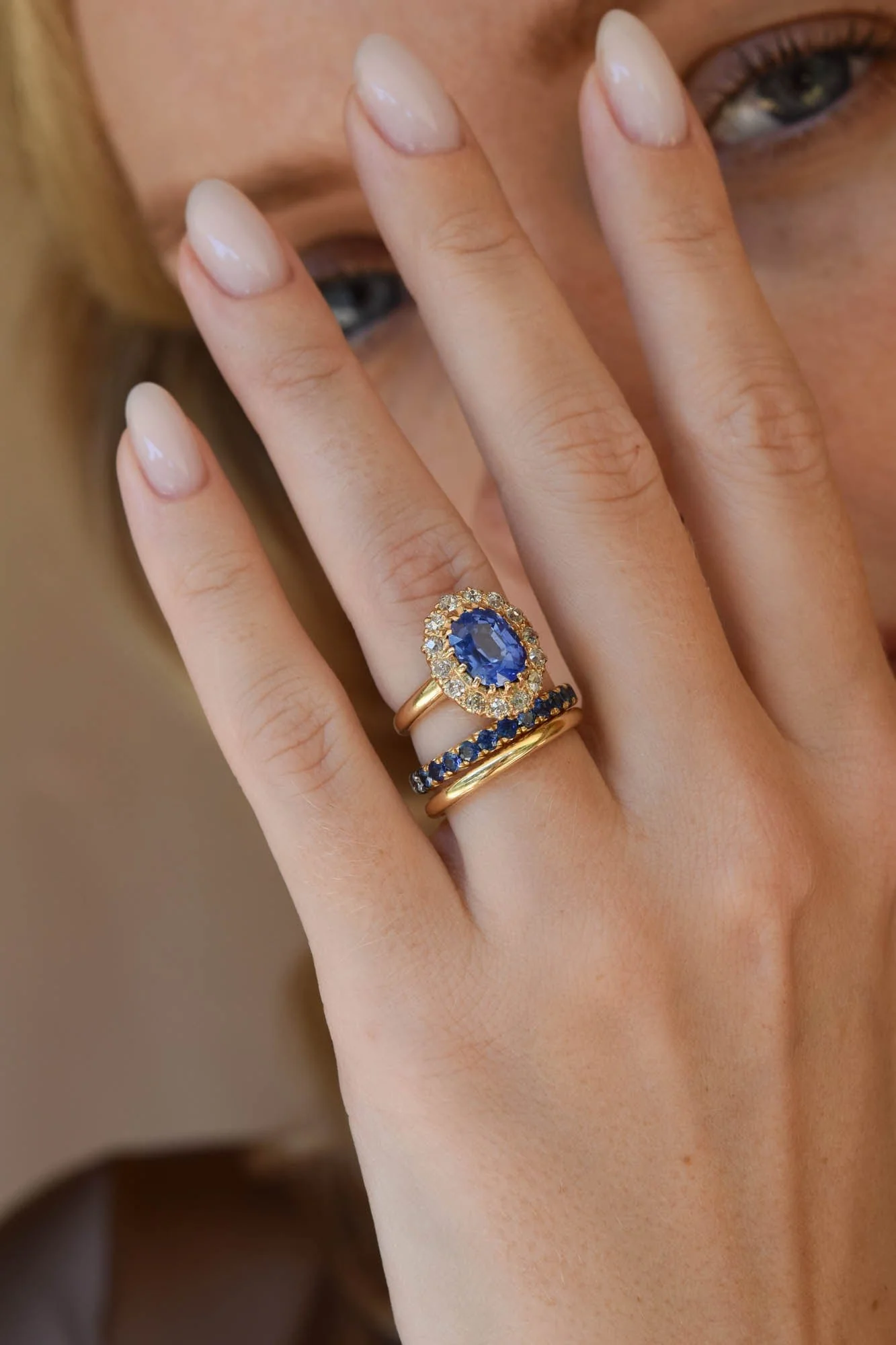 Edwardian 2.70 Carat Ceylon Sapphire & Diamond Cluster - Image 2