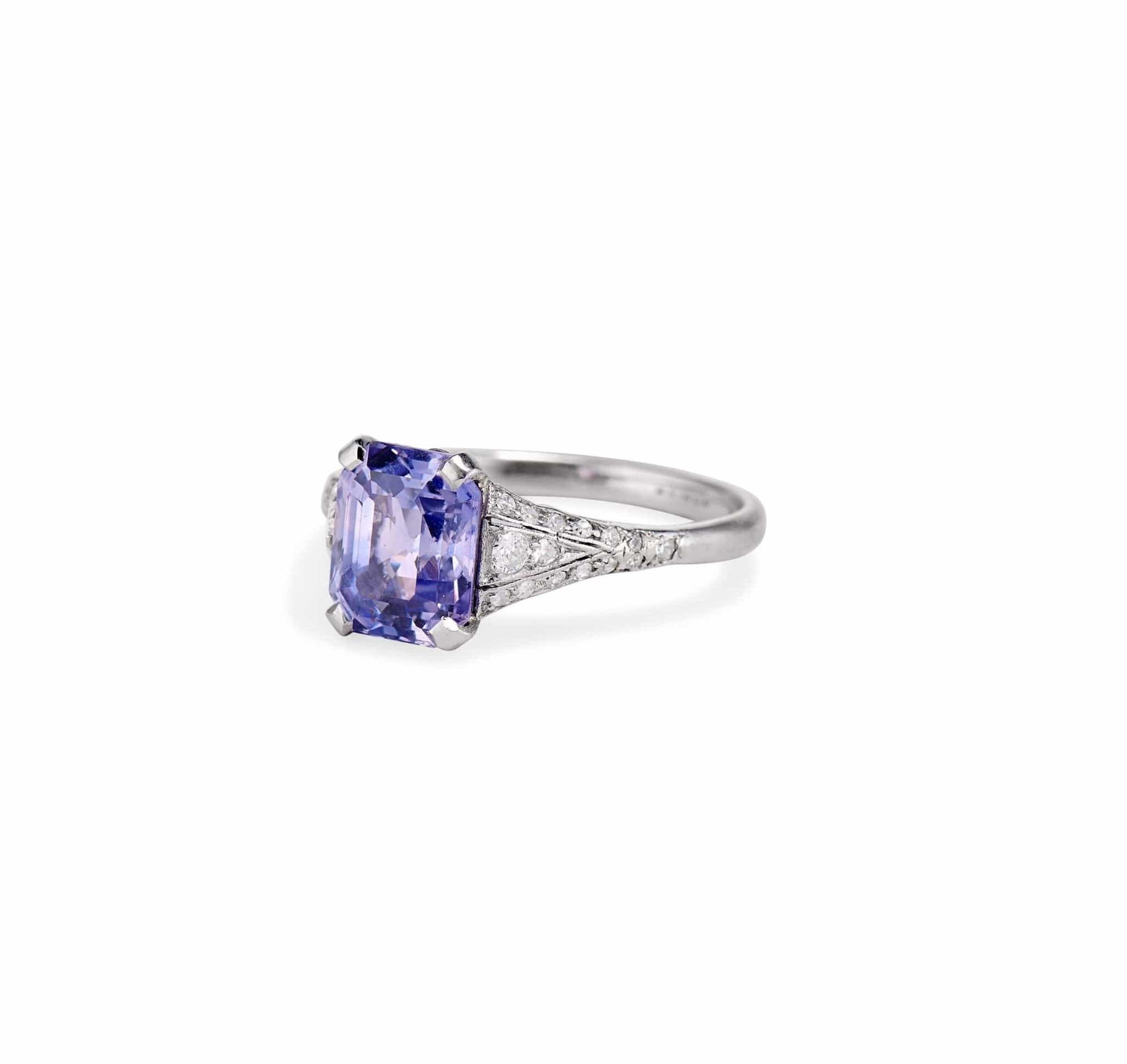 Edwardian 3.20 Carat Lavender Ceylon Color-Changing Sapphire Engagement Ring - Image 2