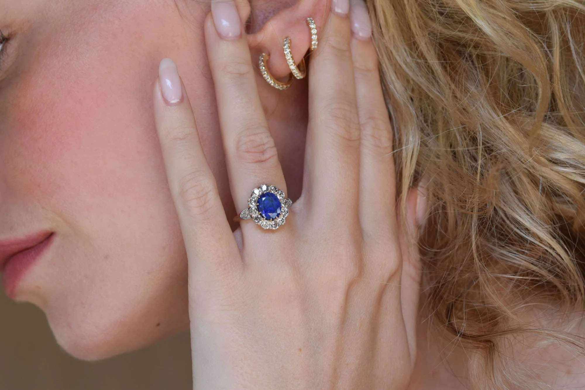 Edwardian 3.66 Carat Oval Cut Natural Unheated Ceylon Sapphire and Diamond Antique Cluster Engagement Ring - Image 3