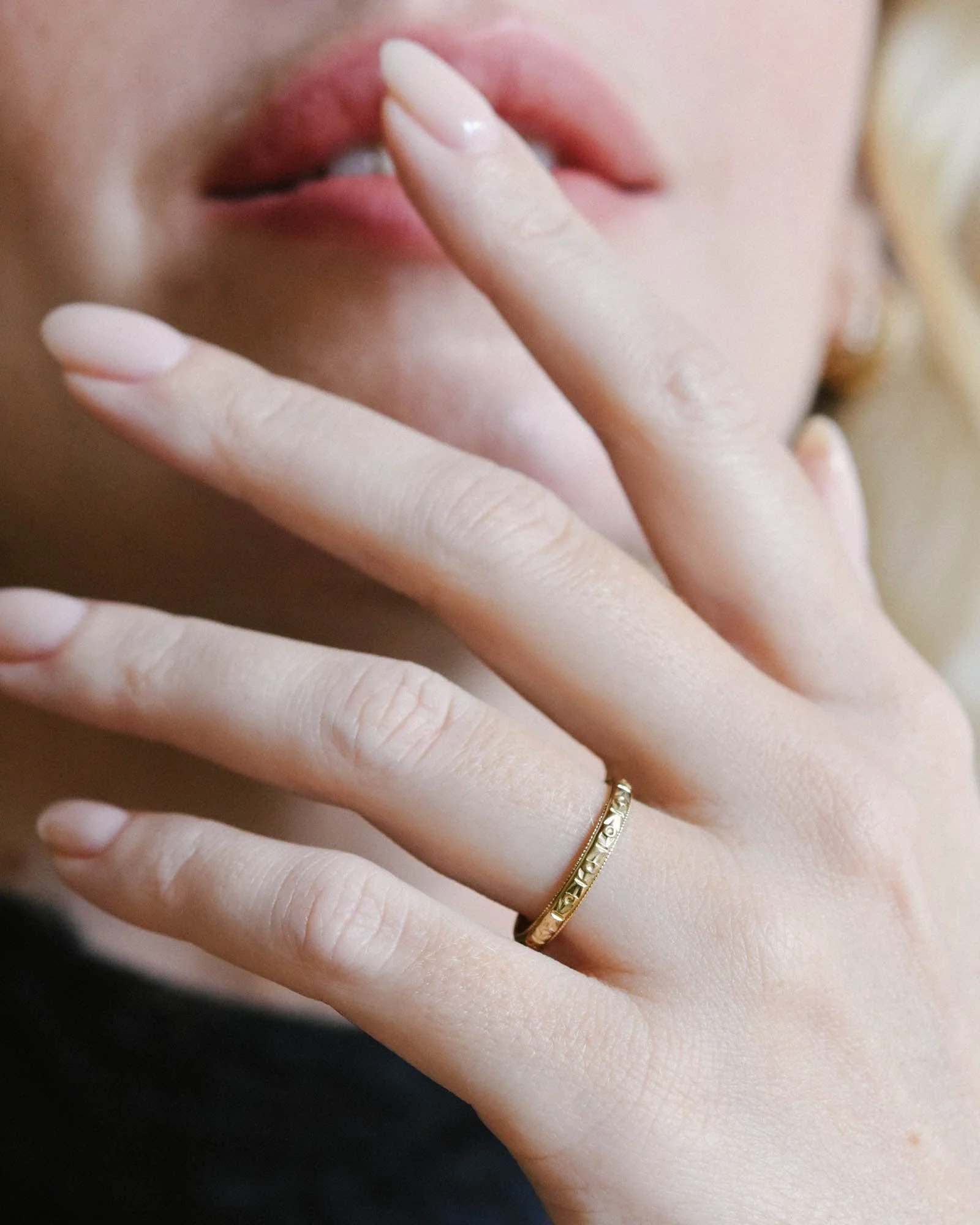 Edwardian Engraved Gold Wedding Band - Image 2