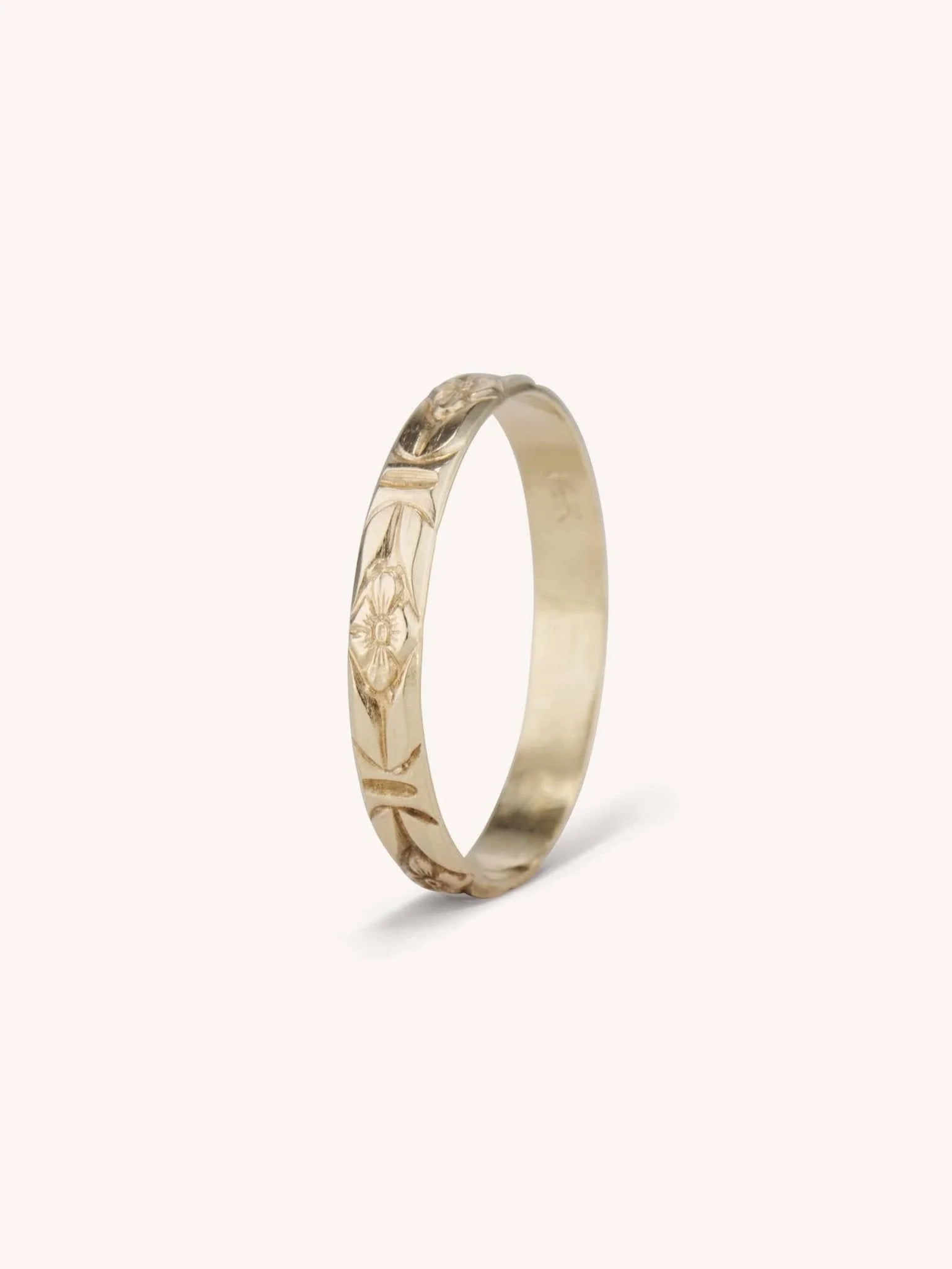 Edwardian Floral Engraved Gold Band - Image 3