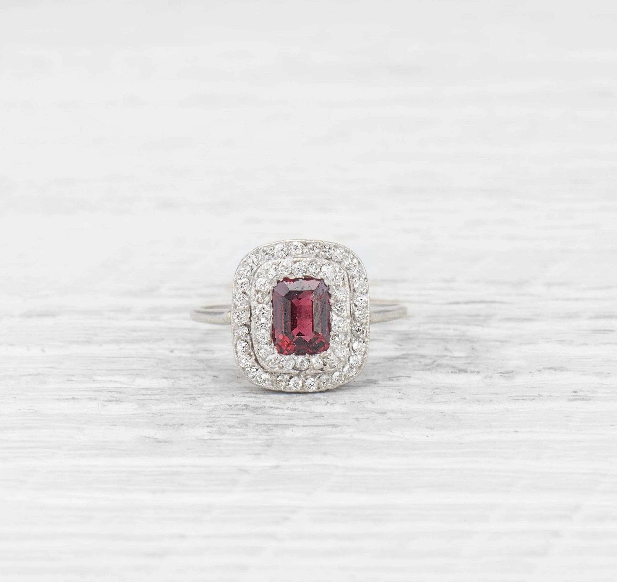 EDWARDIAN GARNET AND DIAMOND ENGAGEMENT RING - Image 2