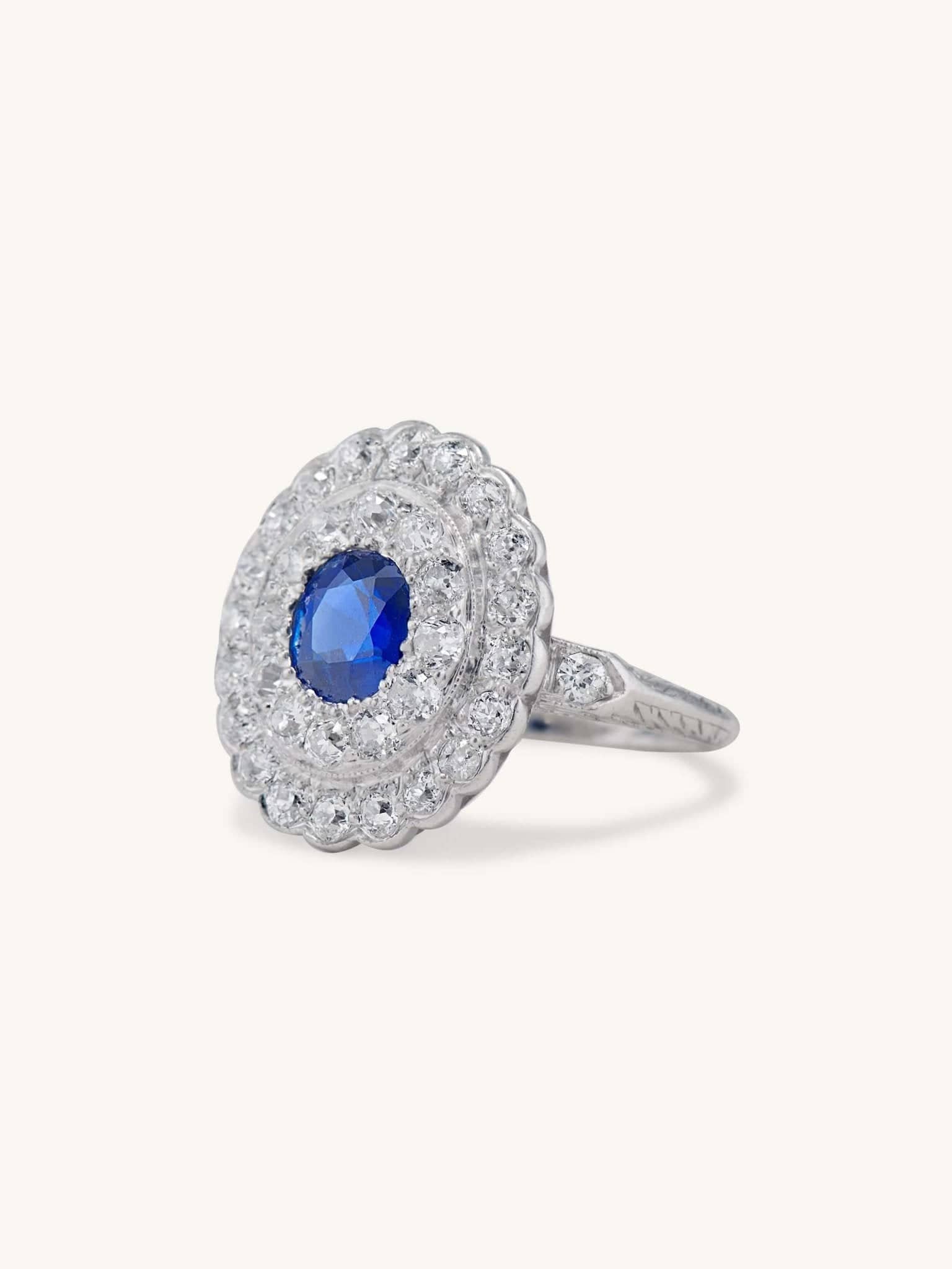 Edwardian Oval Cut Royal Blue Sapphire Ring - Image 3