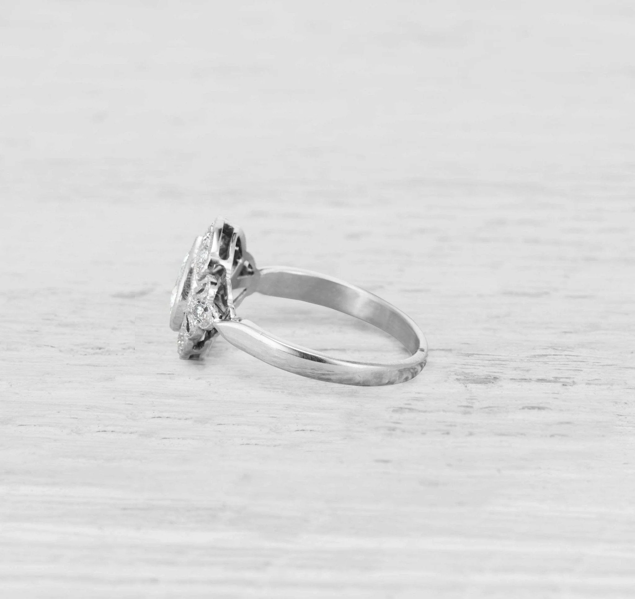 EDWARDIAN PEAR-SHAPED DIAMOND ENGAGEMENT RING - Image 3