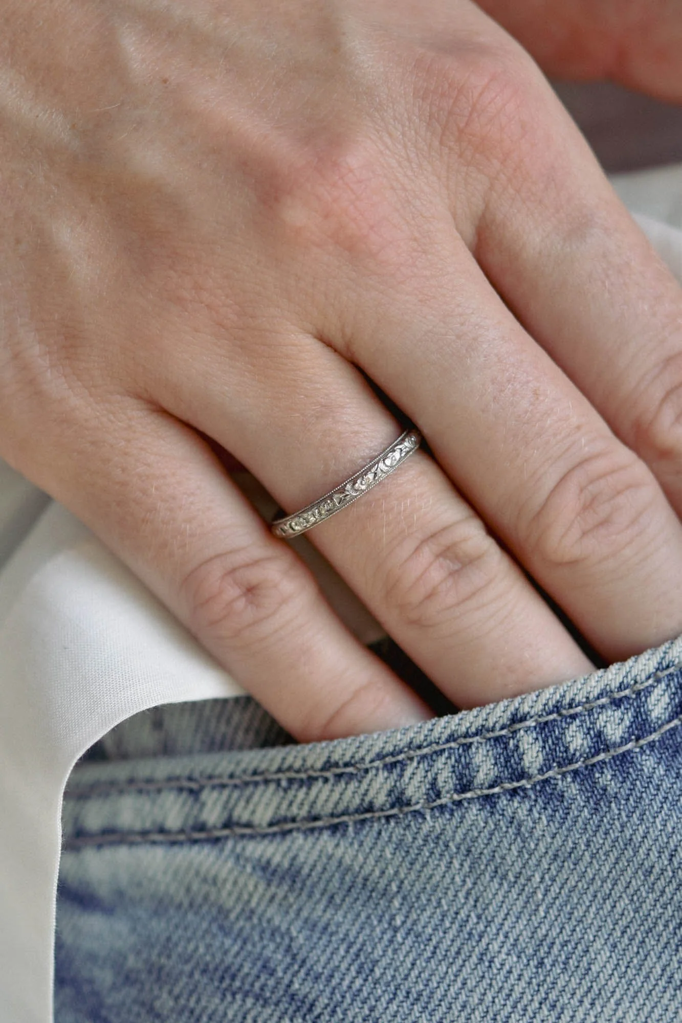 Edwardian Priscilla Engraved Diamond Platinum and Gold Antique Wedding Band, America - Size 8 - Image 2