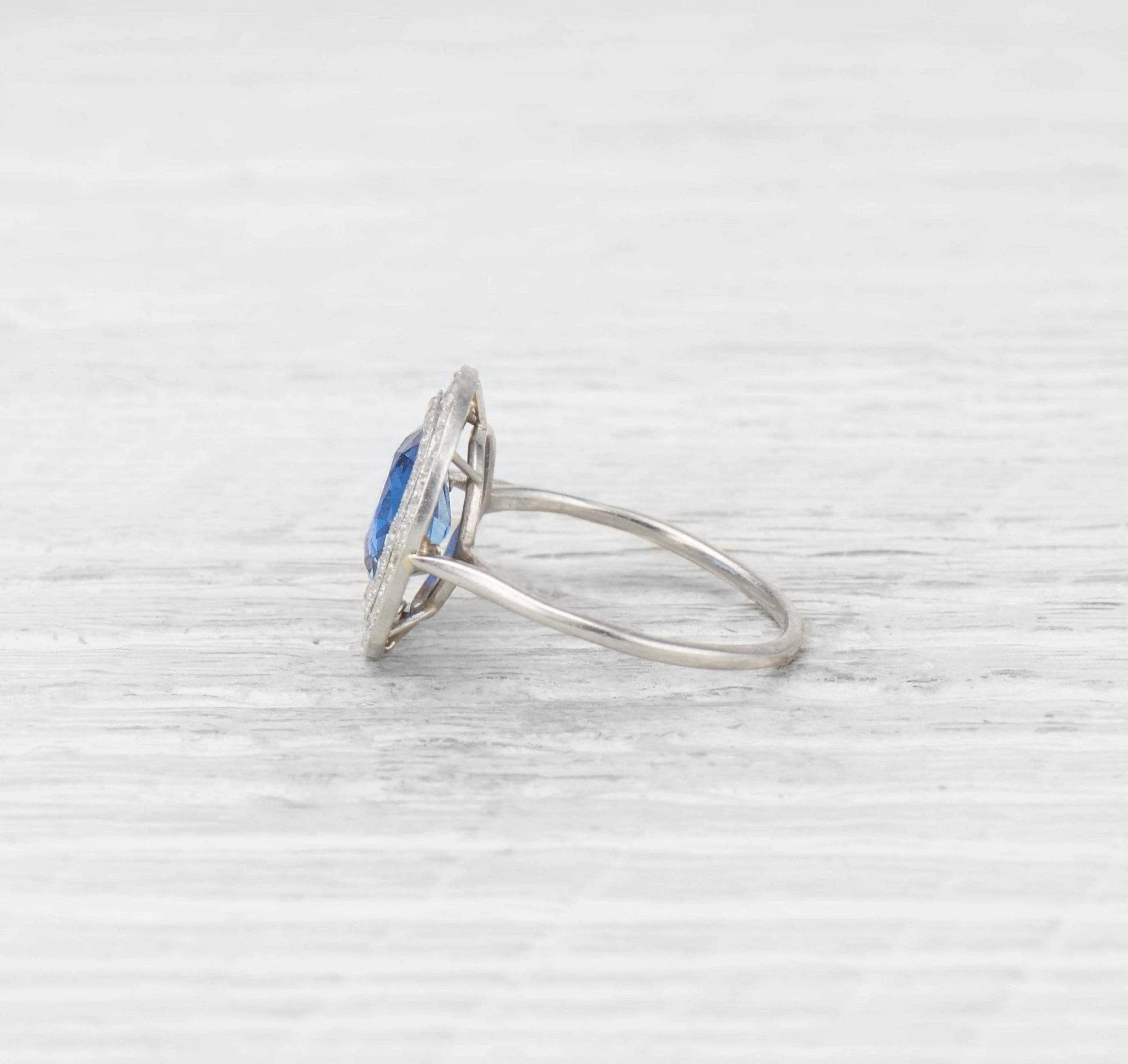 EDWARDIAN SAPPHIRE AND DIAMOND ENGAGEMENT RING - Image 3