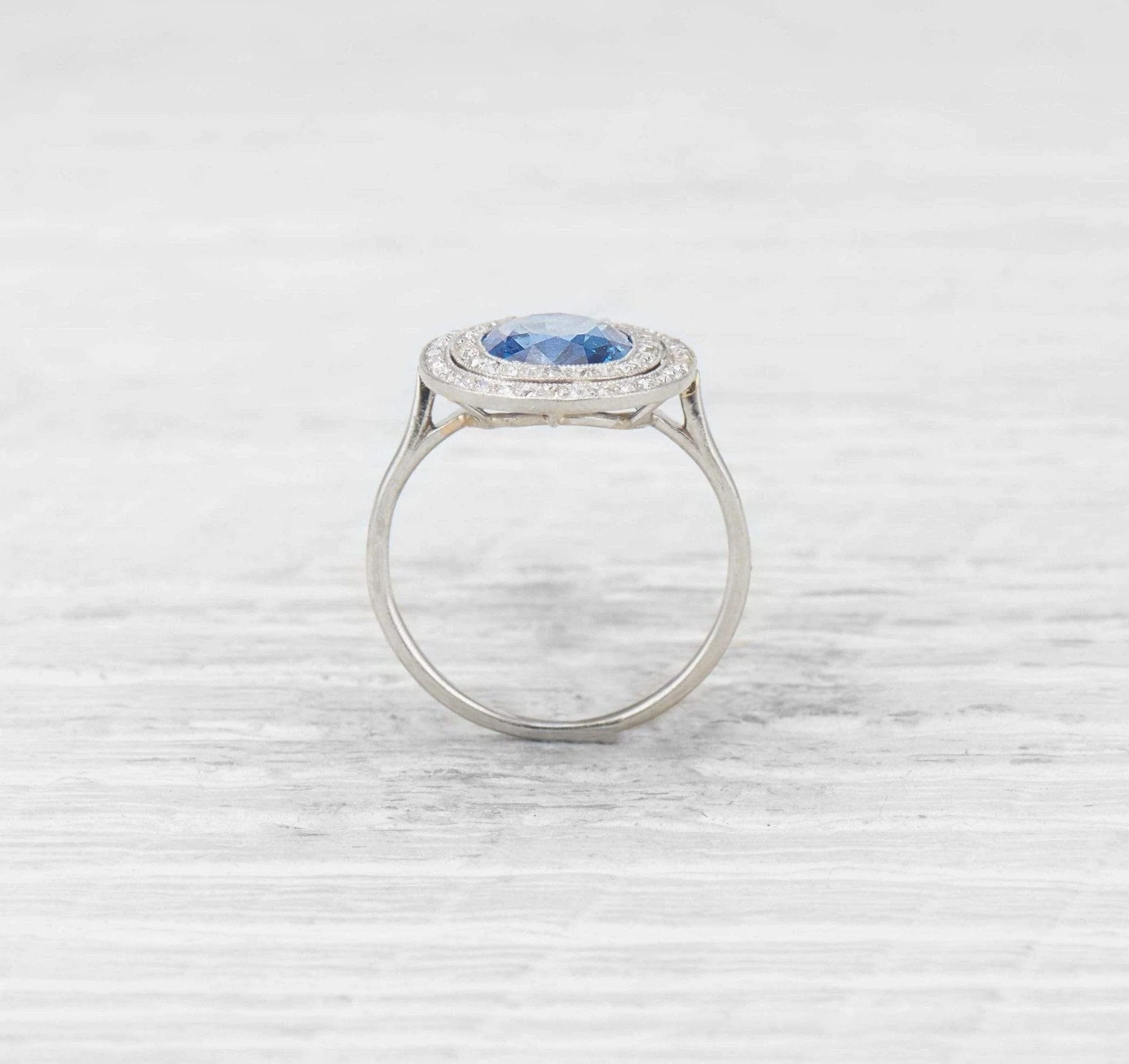 EDWARDIAN SAPPHIRE AND DIAMOND ENGAGEMENT RING - Image 5