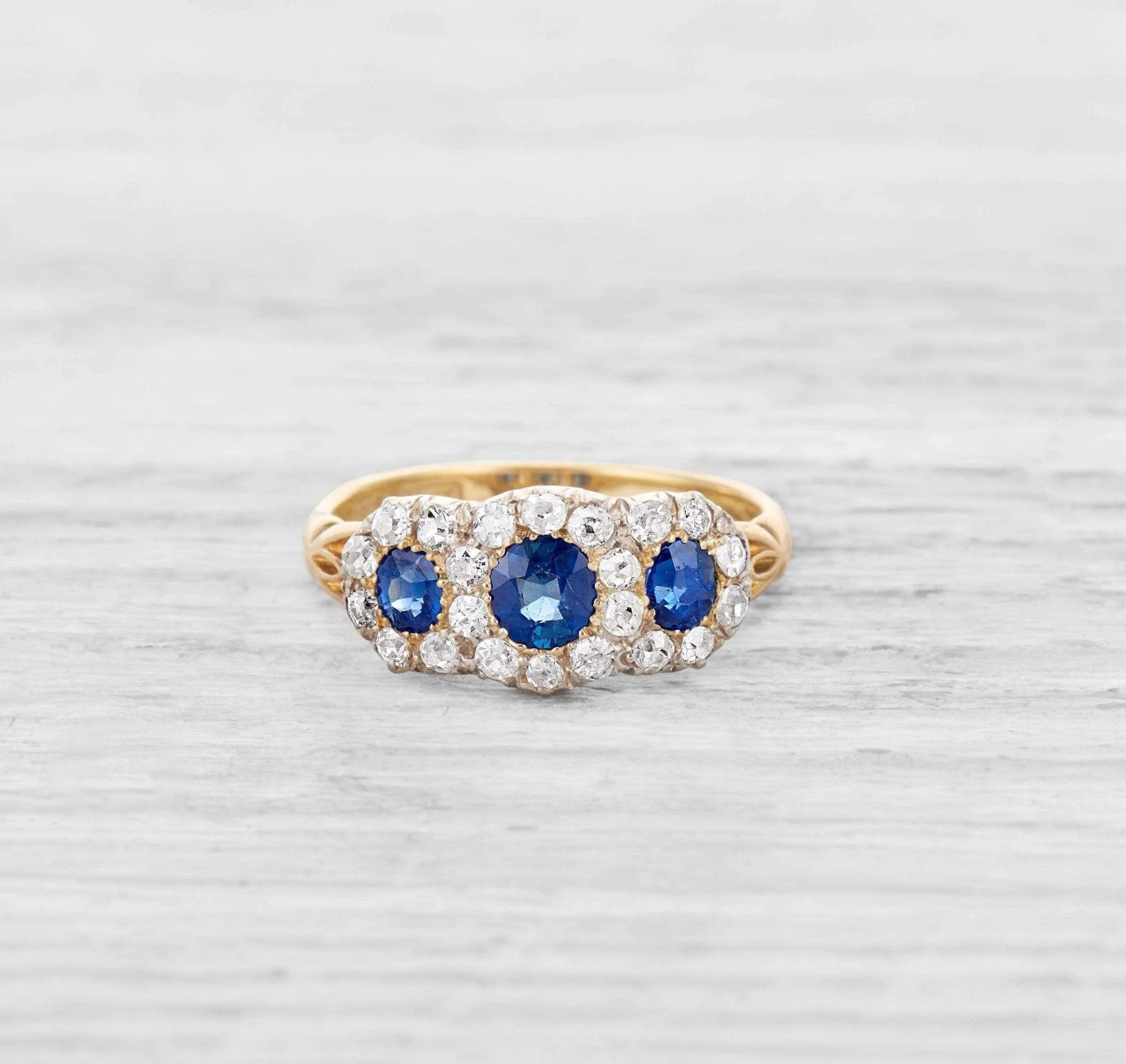 EDWARDIAN SAPPHIRE AND DIAMOND ENGAGEMENT RING - Image 2