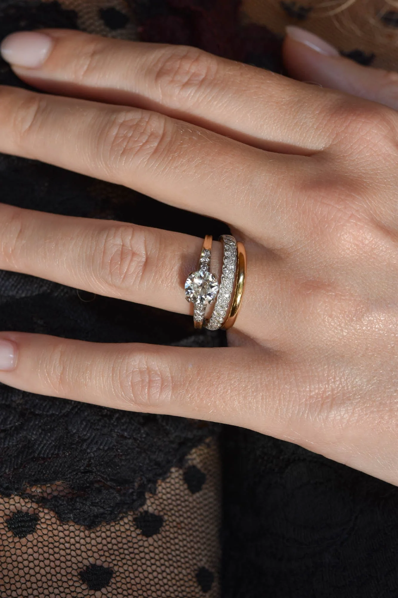 Tiffany & Co. 1.24 Carat Round Cut Vintage Diamond Engagement Ring - Image 2