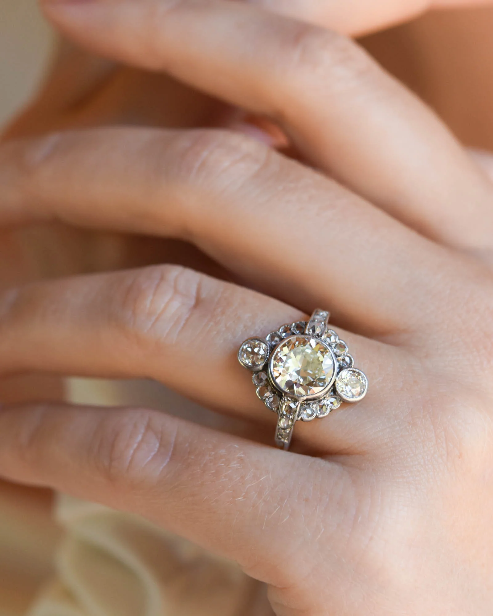 Edwardian 2.00 Carat Old European Cut Diamond Unique Cluster Engagement Ring - Image 2