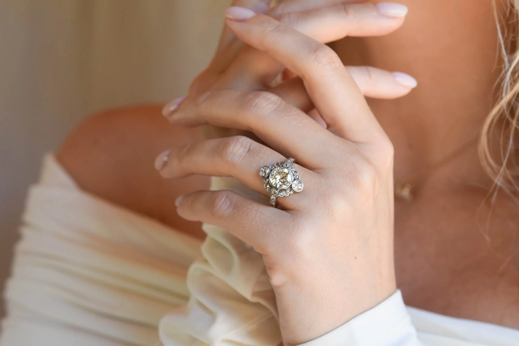 Edwardian 2.00 Carat Old European Cut Diamond Unique Cluster Engagement Ring - Image 3