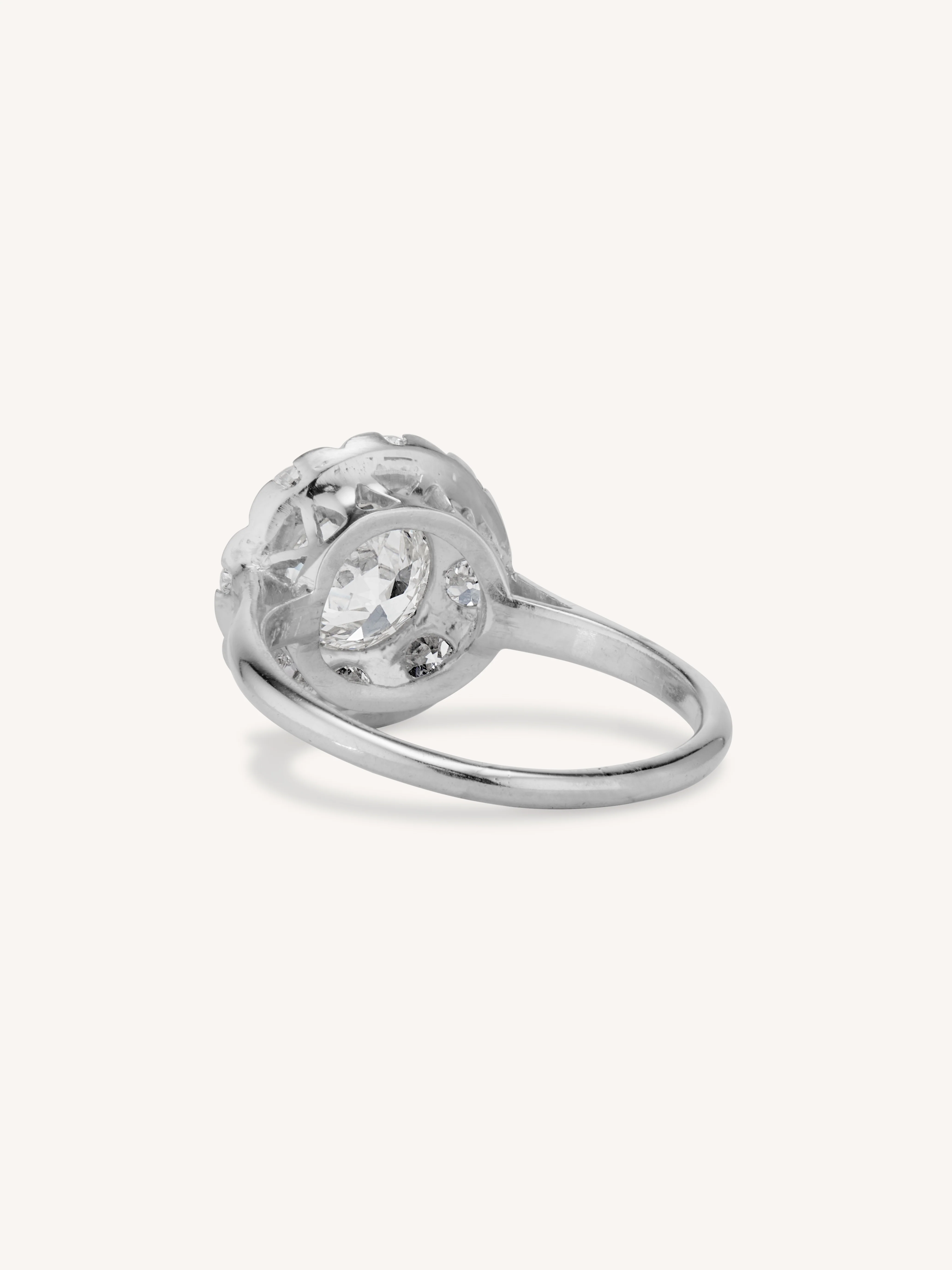 Late Art Deco 1.36 Carat Transitional Cut Diamond Cluster Vintage Engagement Ring - Image 5