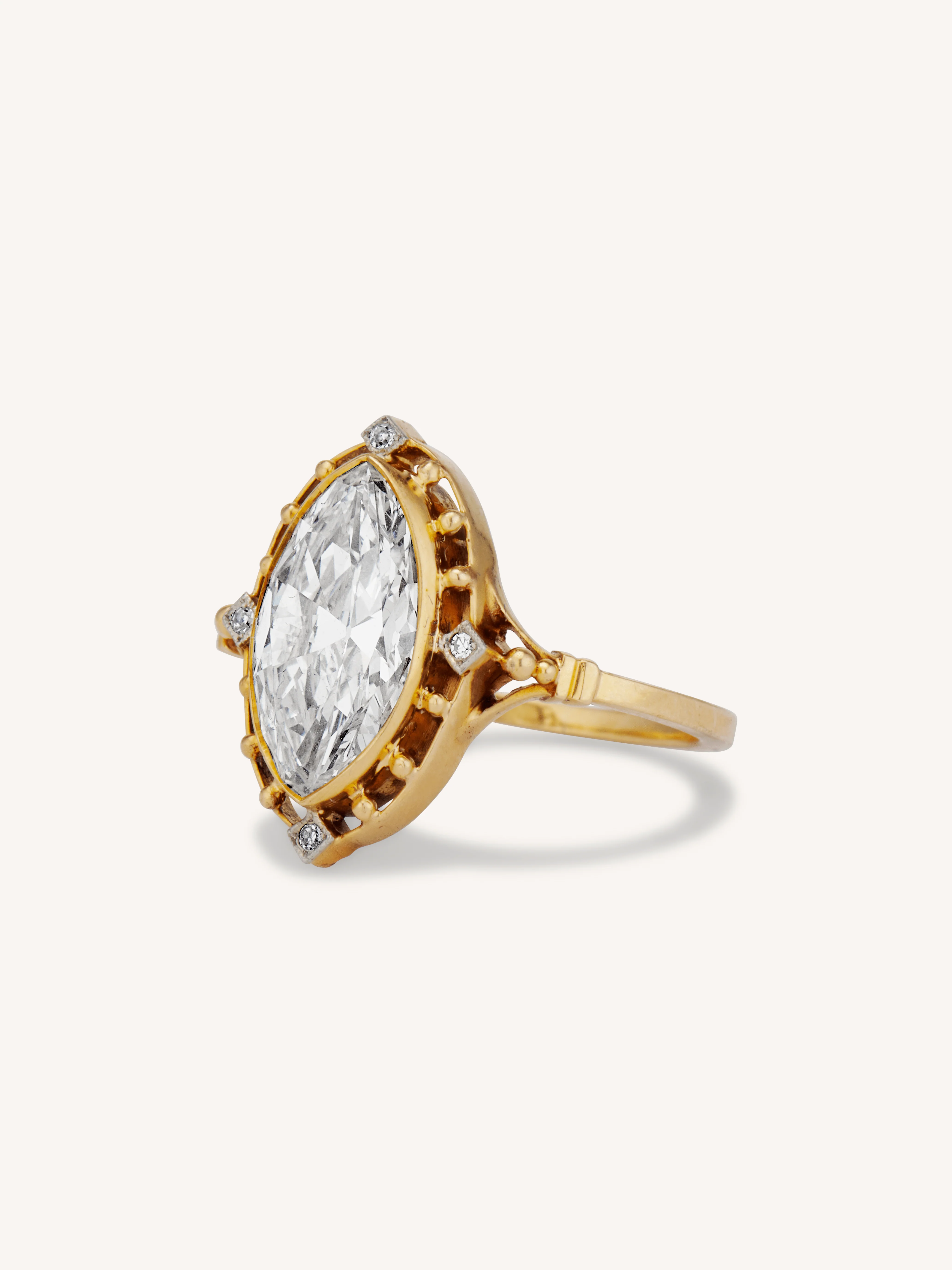 Late Art Deco 2.57 Carat Marquise Diamond Vintage Engagement Ring, France - Image 3