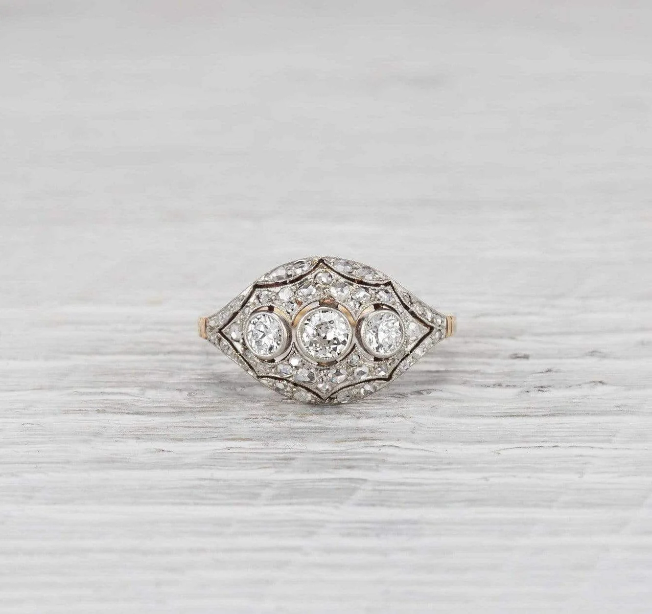 Late Edwardian Three Stone Ring - Image 2