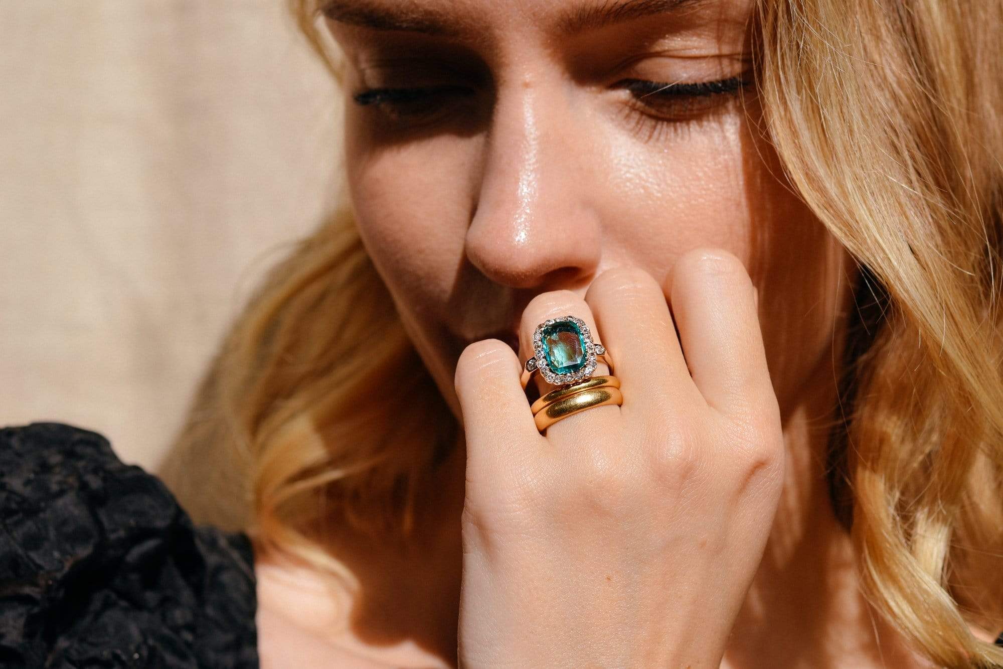 Late Victorian 2.20 Carat Colombian Emerald and Diamond Ring - Image 5