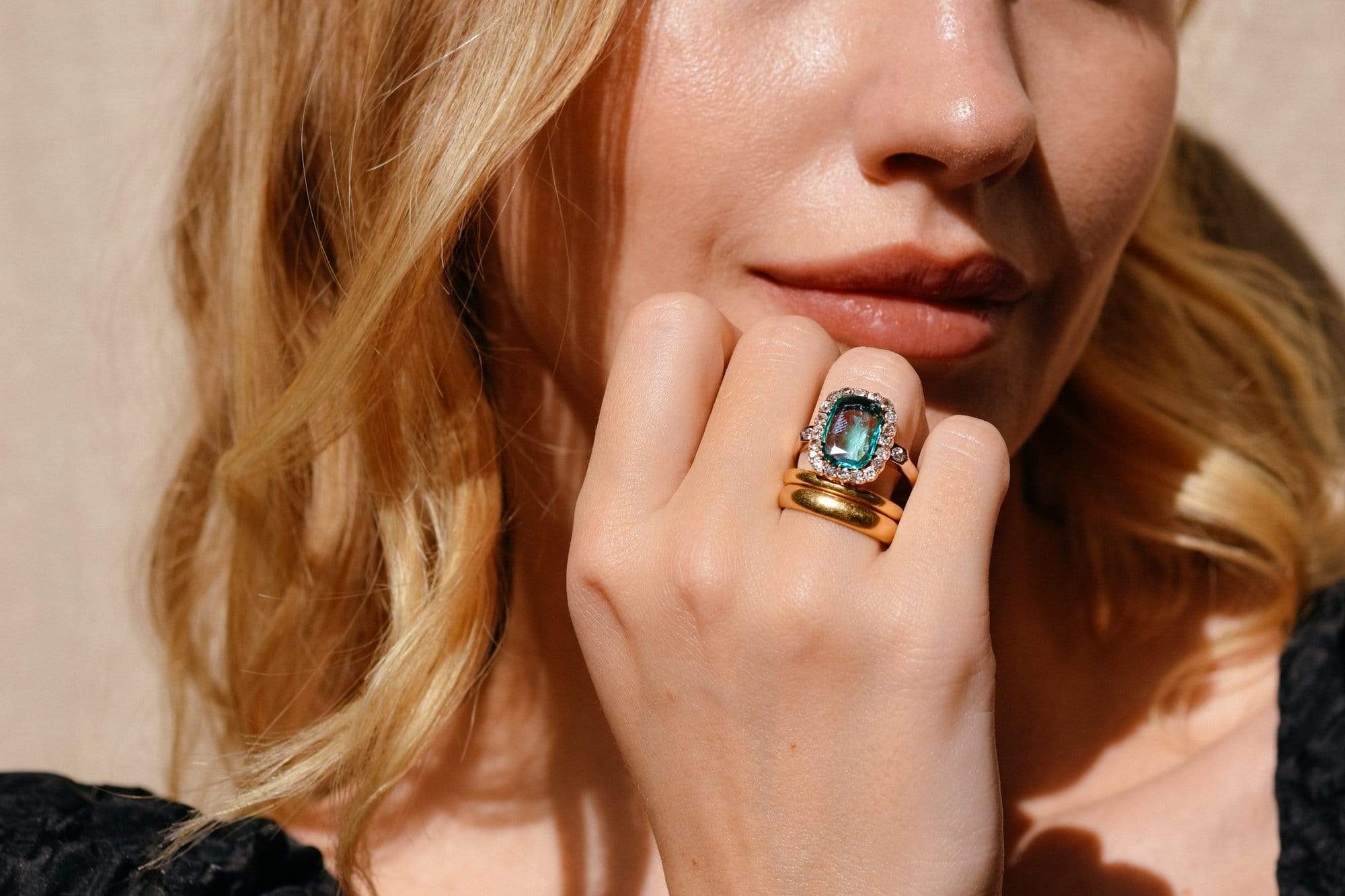 Late Victorian 2.20 Carat Colombian Emerald and Diamond Ring - Image 6