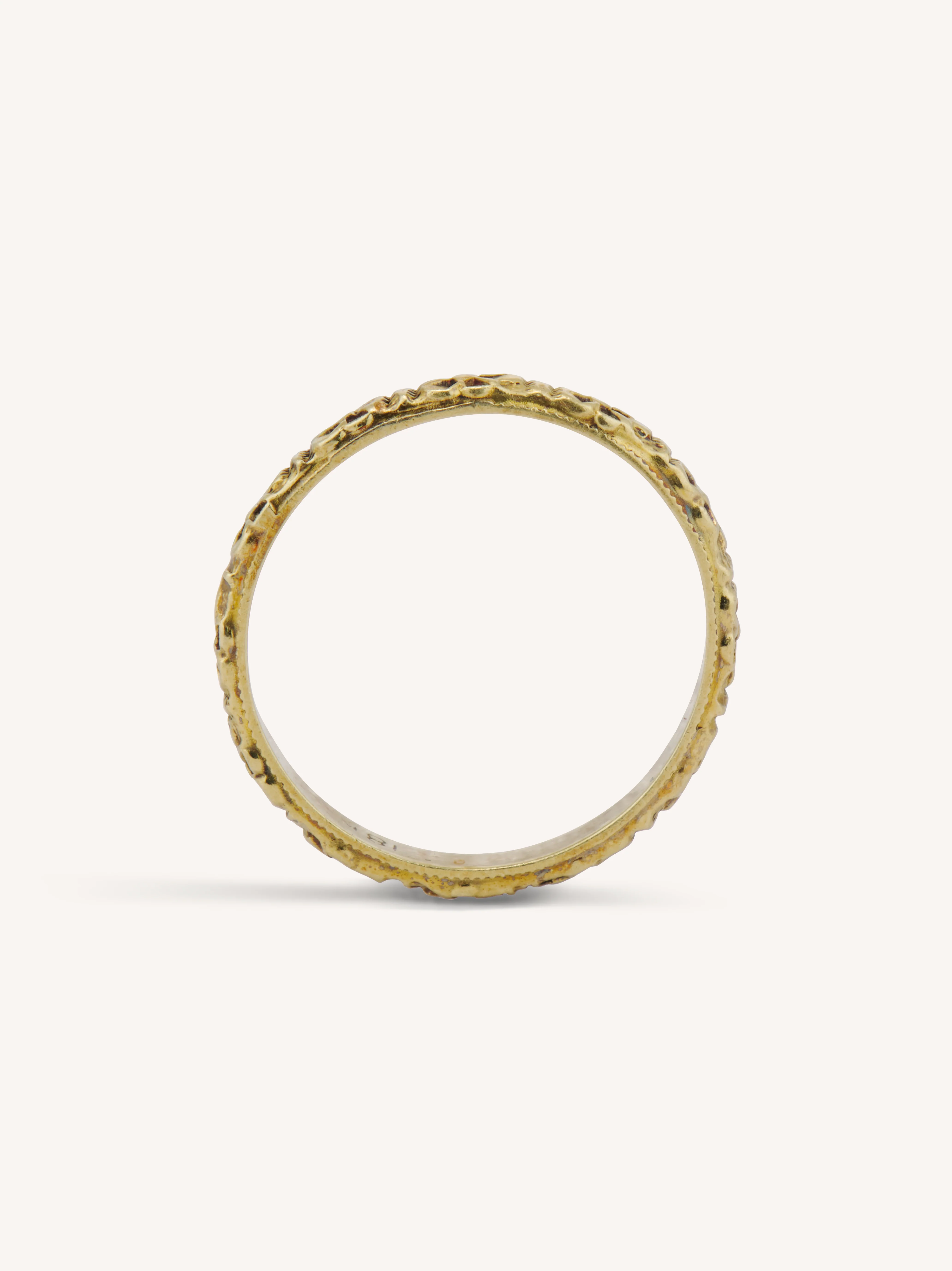 Late Victorian Floral 18k Yellow Gold Antique Engraved Band - Size 4.75 - Image 4