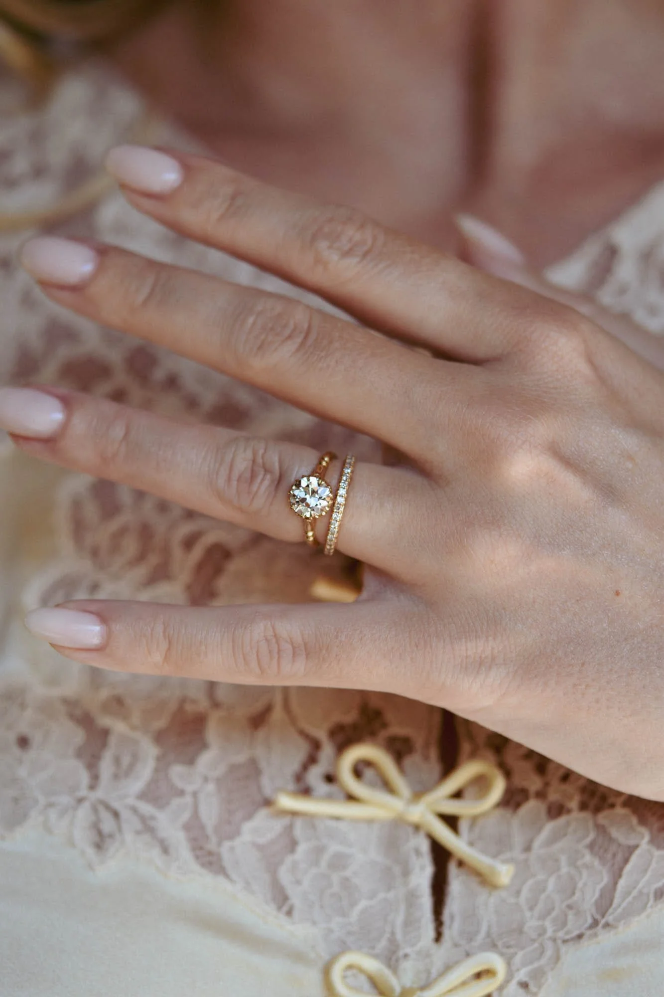 Late Victorian 1.34 Carat Old European Cut Diamond Antique Engagement Ring - Image 3