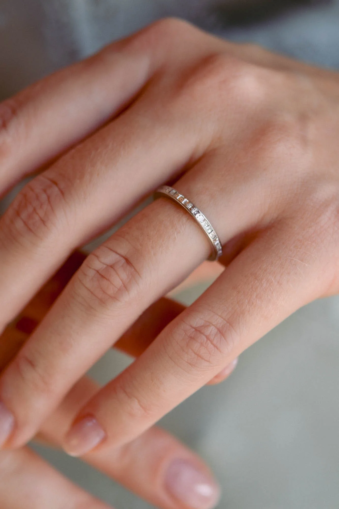 Tiffany & Co. Mid-Century Diamond Carré Cut Platinum Vintage Eternity Band - Size 5.5 - Image 2