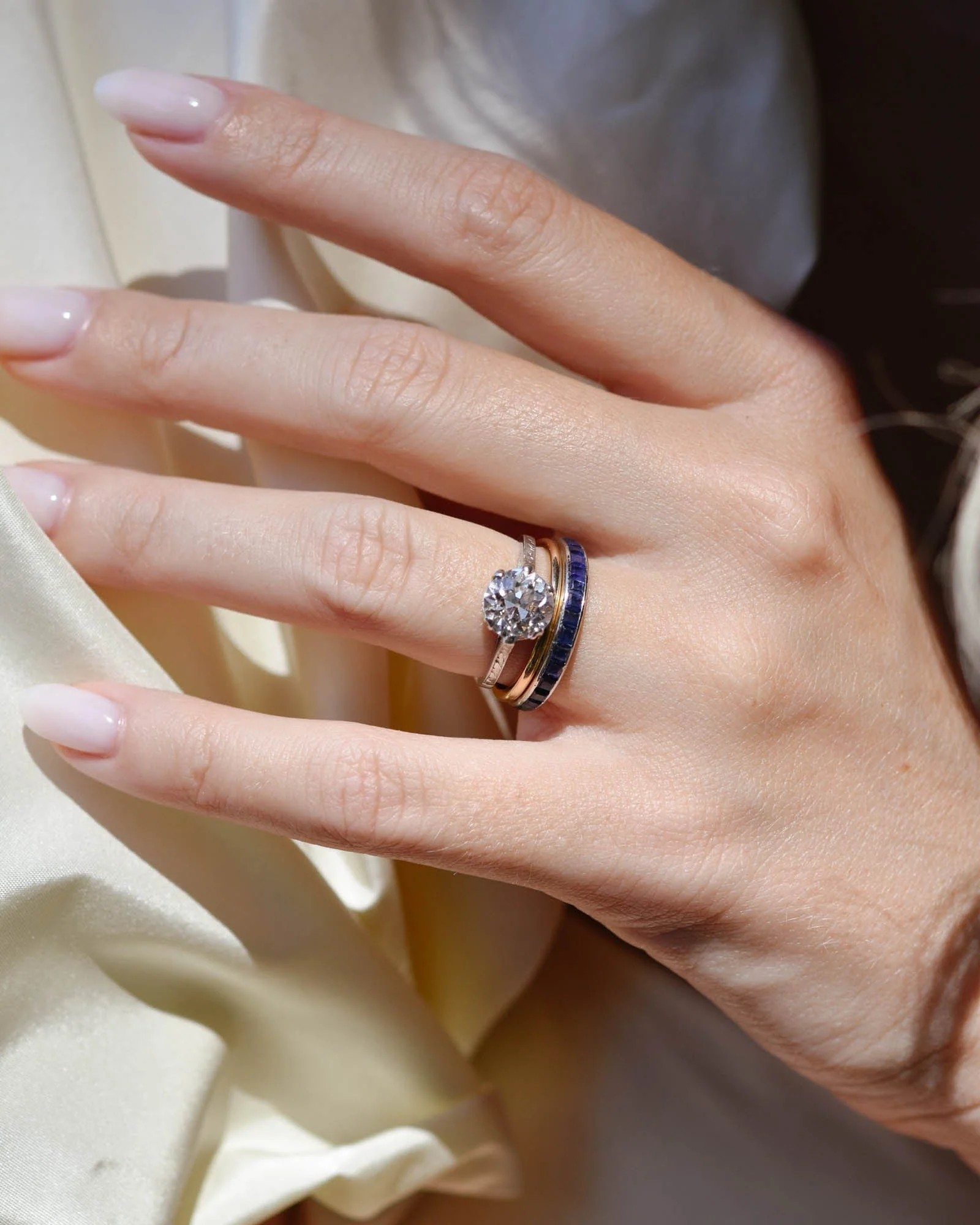 Mid Century Carré Cut Sapphire Eternity Band Size 5.75 - Image 3