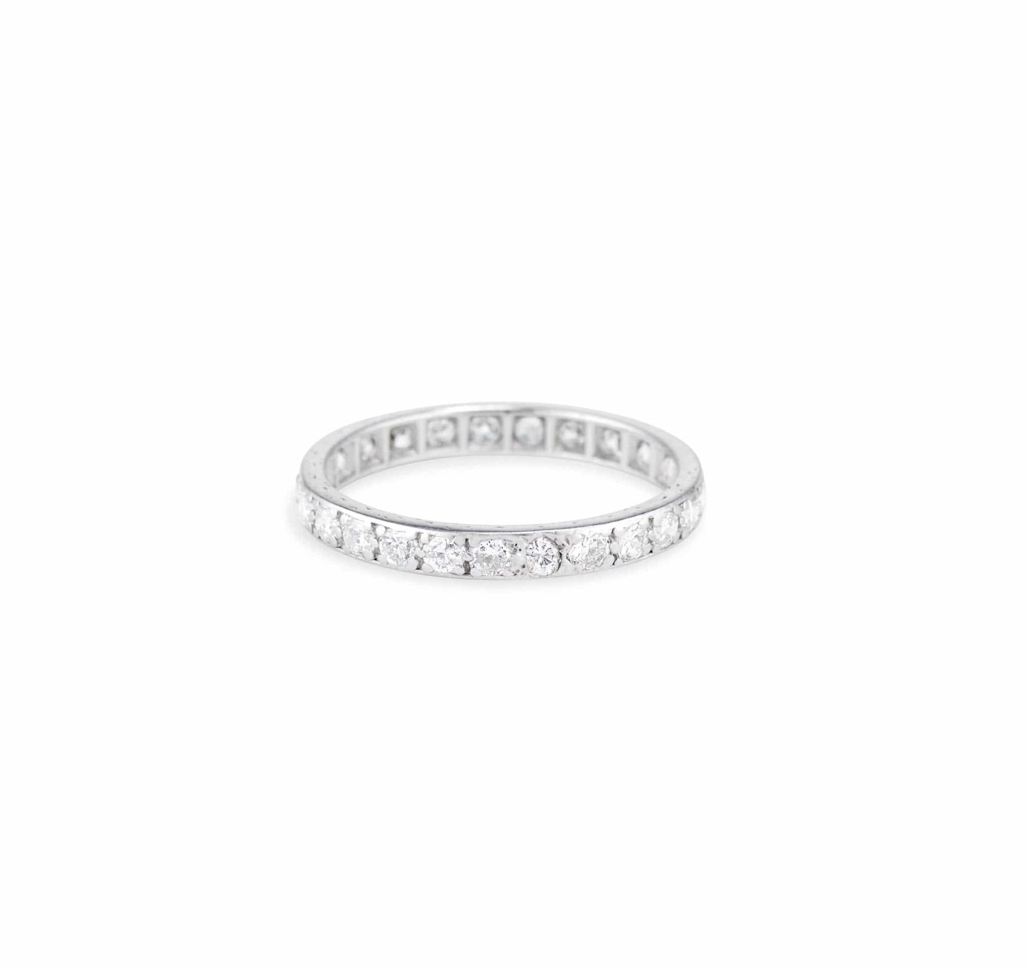 Mid-Century 1.00 Carat Round Diamond and Platinum Wedding Band - Image 3