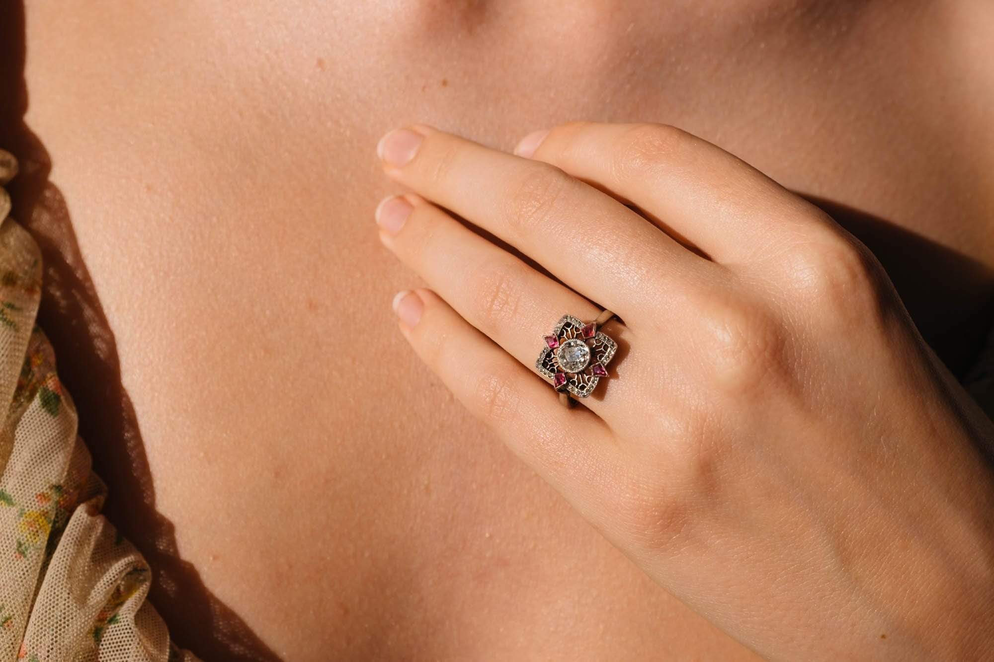 .50 CARAT EDWARDIAN DIAMOND AND RUBY ENGAGEMENT RING - Image 5