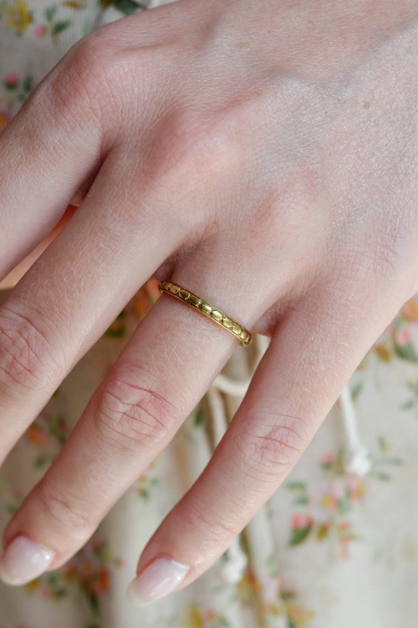 Orange Blossom Floral Engraved 14K Yellow Gold Vintage Wedding Band - Image 3