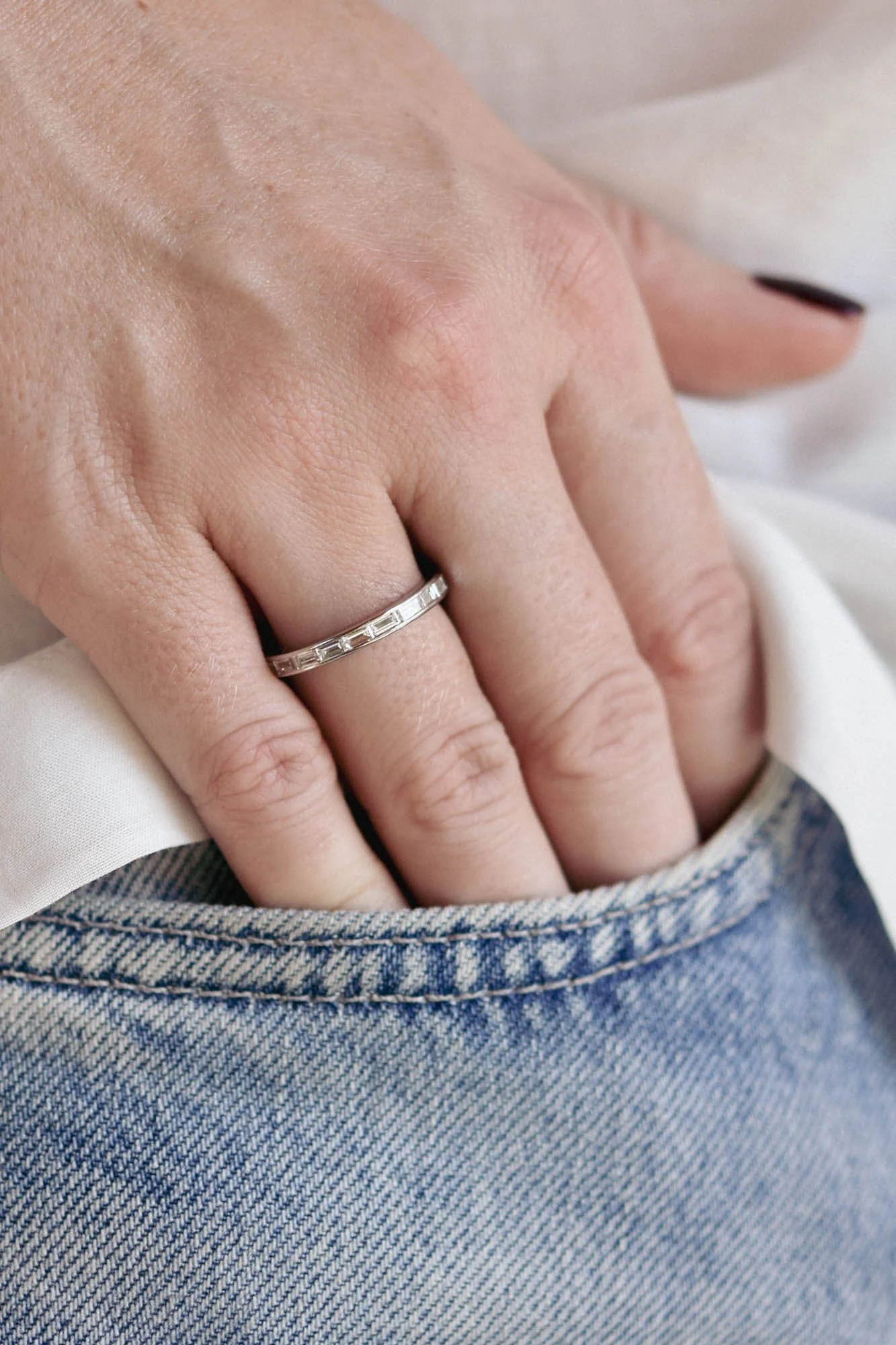 Oscar Heyman 2 Carat Baguette Cut Diamond Platinum Vintage Eternity Band - Size 7.25 - Image 2