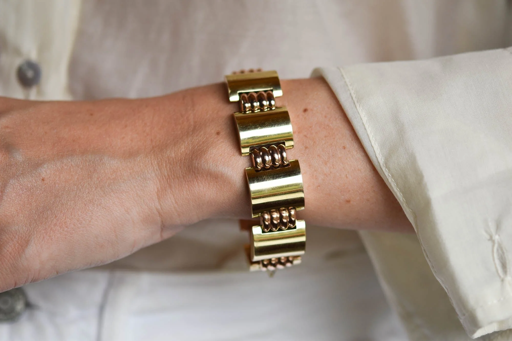 Retro Yellow & Rose Gold Tank Style 1940s Bracelet - Image 3
