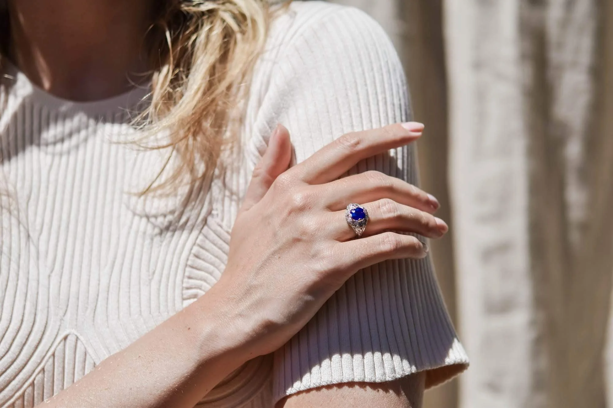Art Deco T.B. Starr 2.45 Cushion Cut Sapphire in Platinum Ring, America - Image 5