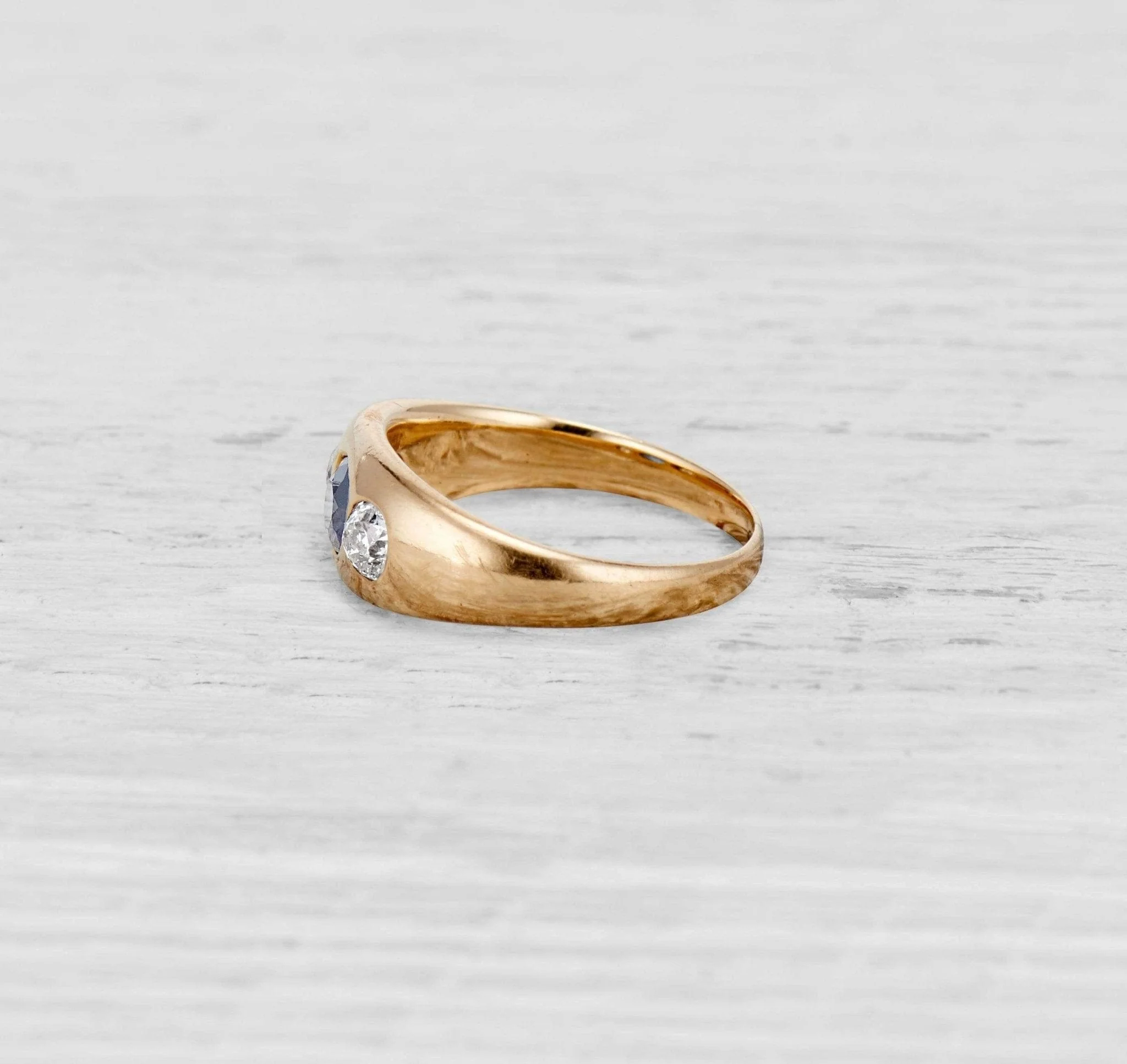 THREE STONE SAPPHIRE AND DIAMOND GYPSY RING - Image 4