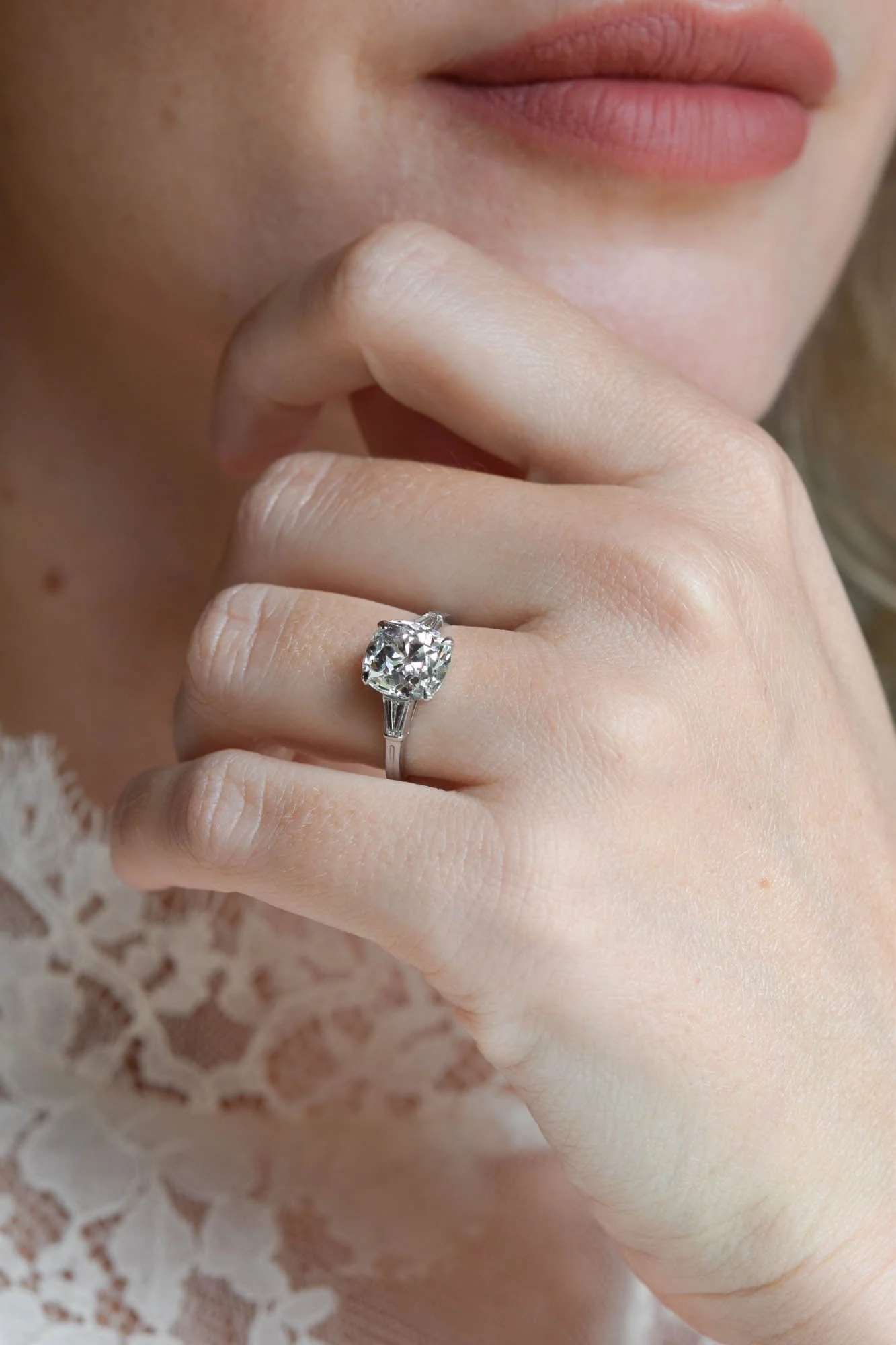 Tiffany & Co. Art Deco 3.21 Carat Old Mine Cushion Cut Diamond Vintage Engagement Ring - Image 7
