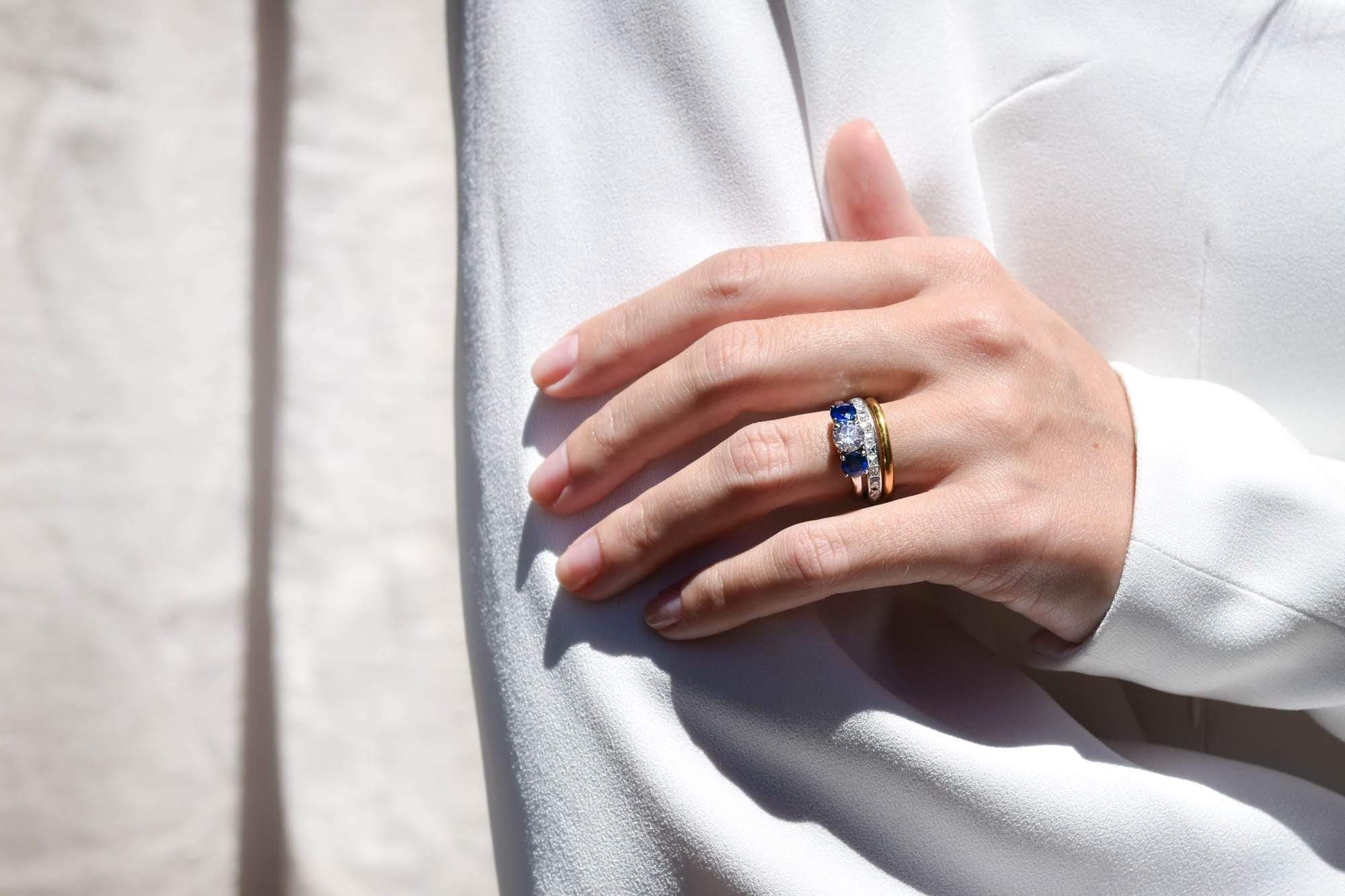 Tiffany & Co. Mid-Century Diamond and Sapphire Three-Stone Ring, American - Image 5