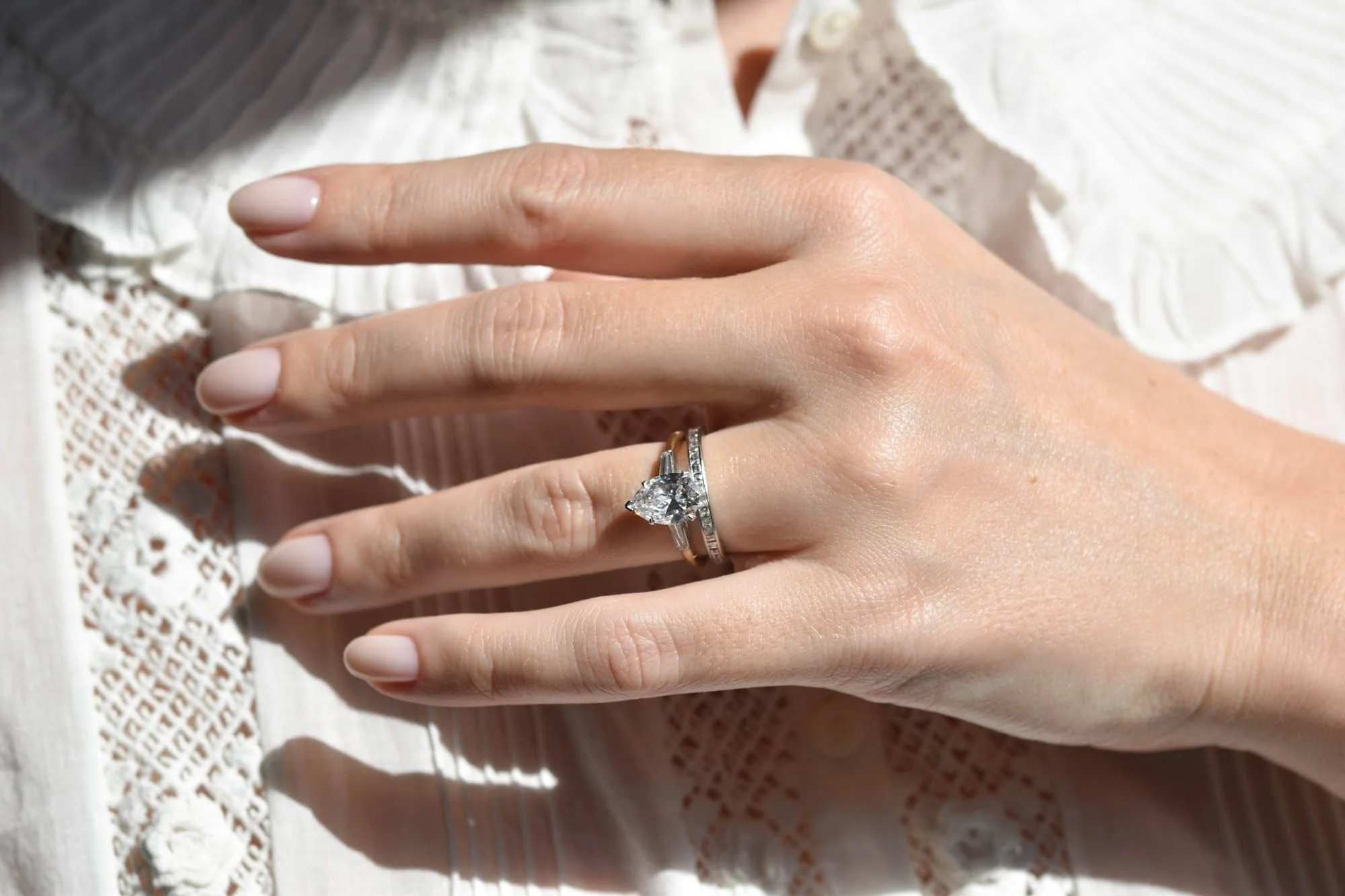 Tiffany & Co. Mid-Century 1.77 Carat Pear Cut Diamond 18k Yellow Gold and Platinum Vintage Engagement Ring - Image 3