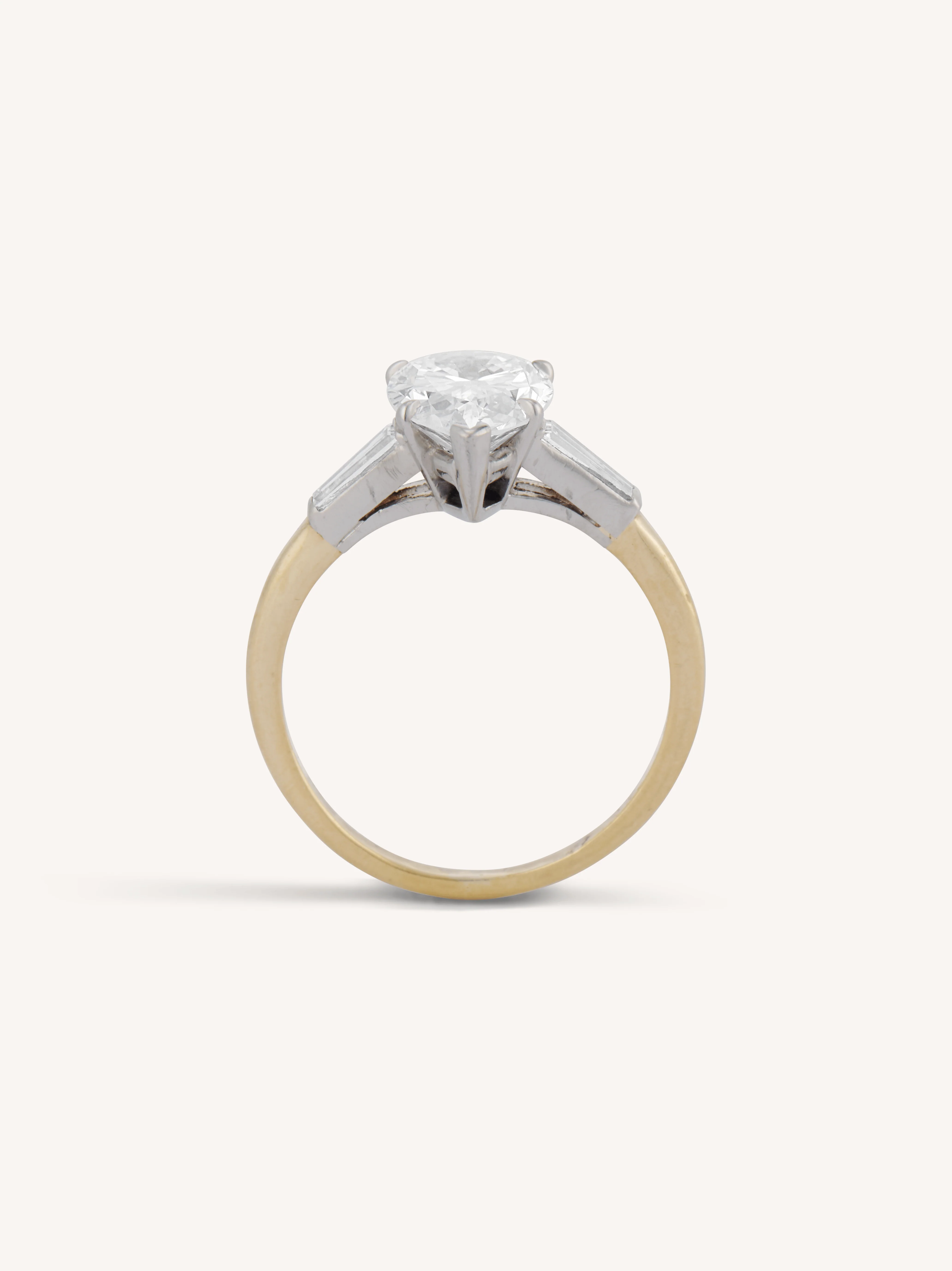 Tiffany & Co. Mid-Century 1.77 Carat Pear Cut Diamond 18k Yellow Gold and Platinum Vintage Engagement Ring - Image 7