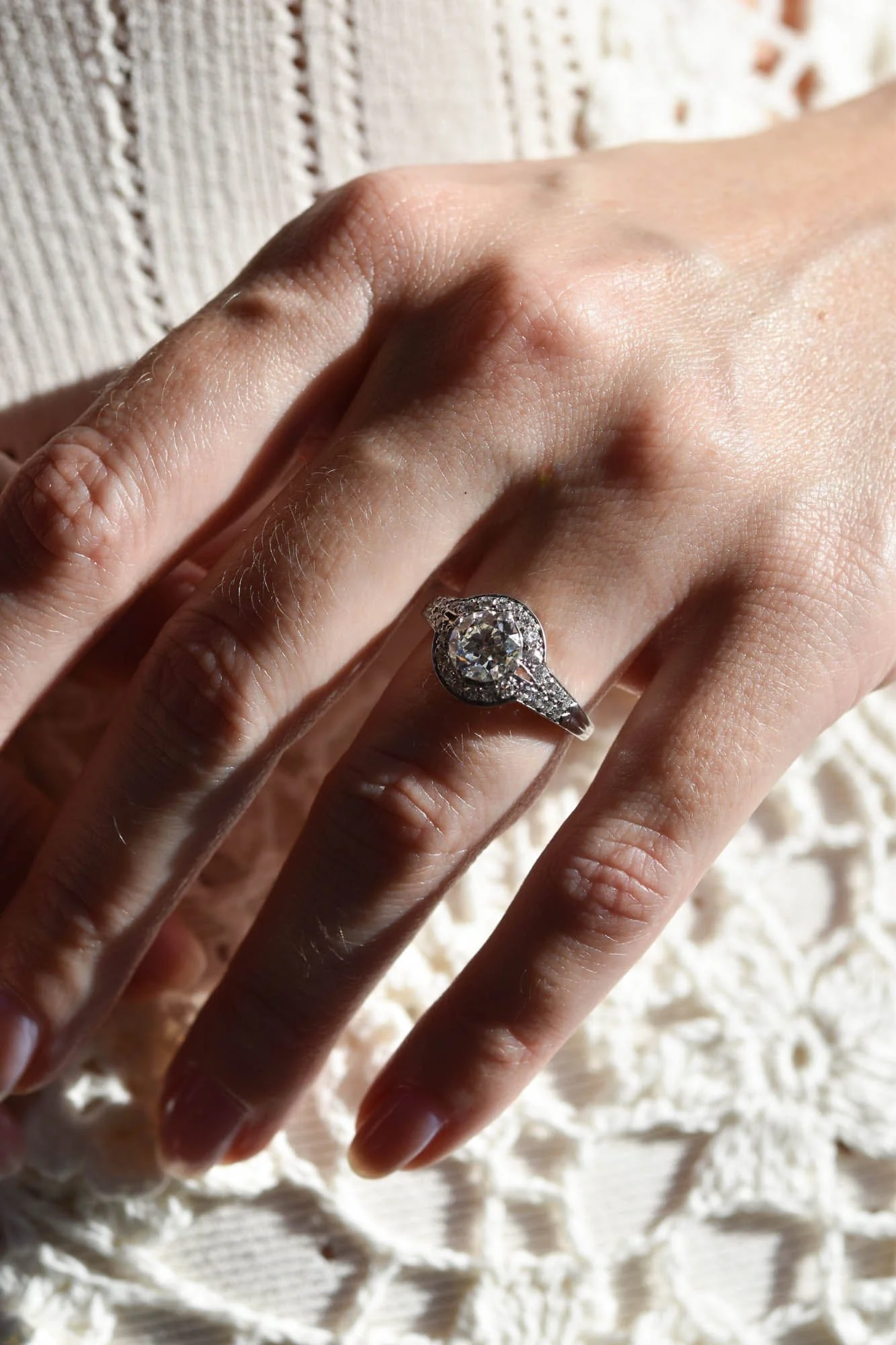 Tiffany & Co. Mid-Century 1.40 Carat Transitional Cut Diamond Vintage Engagement Ring - Image 2