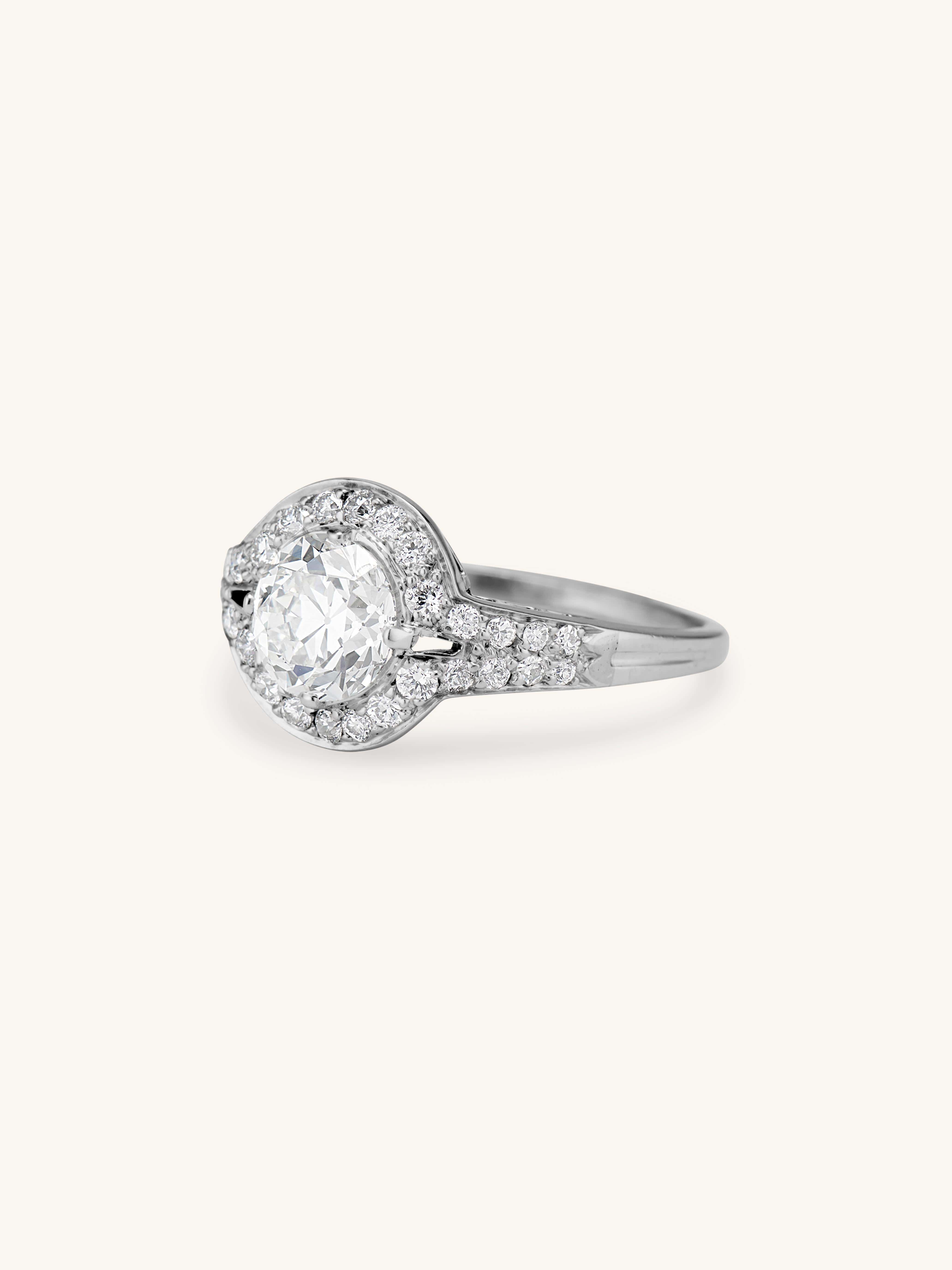 Tiffany & Co. Mid-Century 1.40 Carat Transitional Cut Diamond Vintage Engagement Ring - Image 4