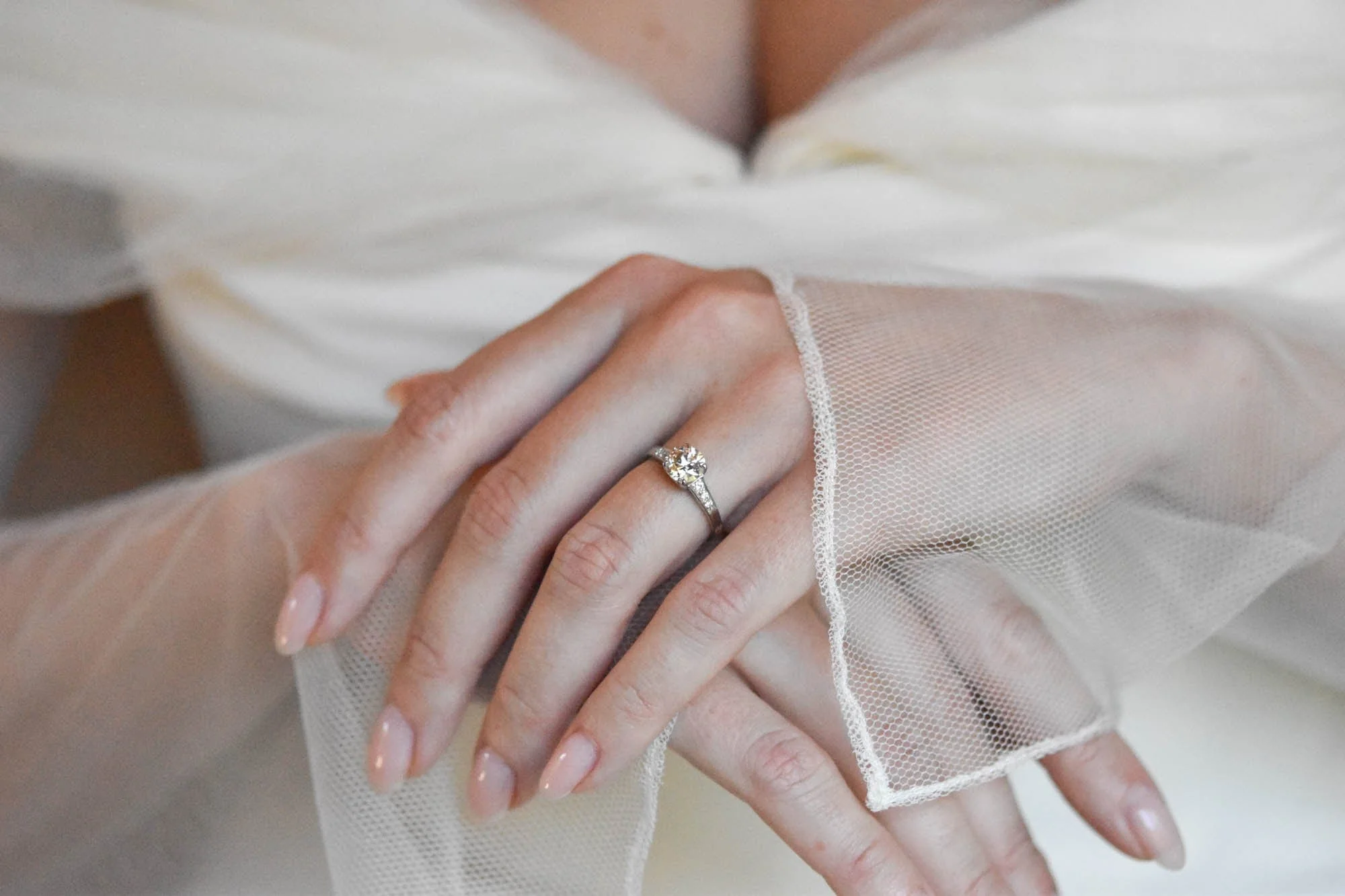 Tiffany & Co. 1.03 Carat Round Brilliant Cut Diamond Vintage Engagement Ring - Image 3