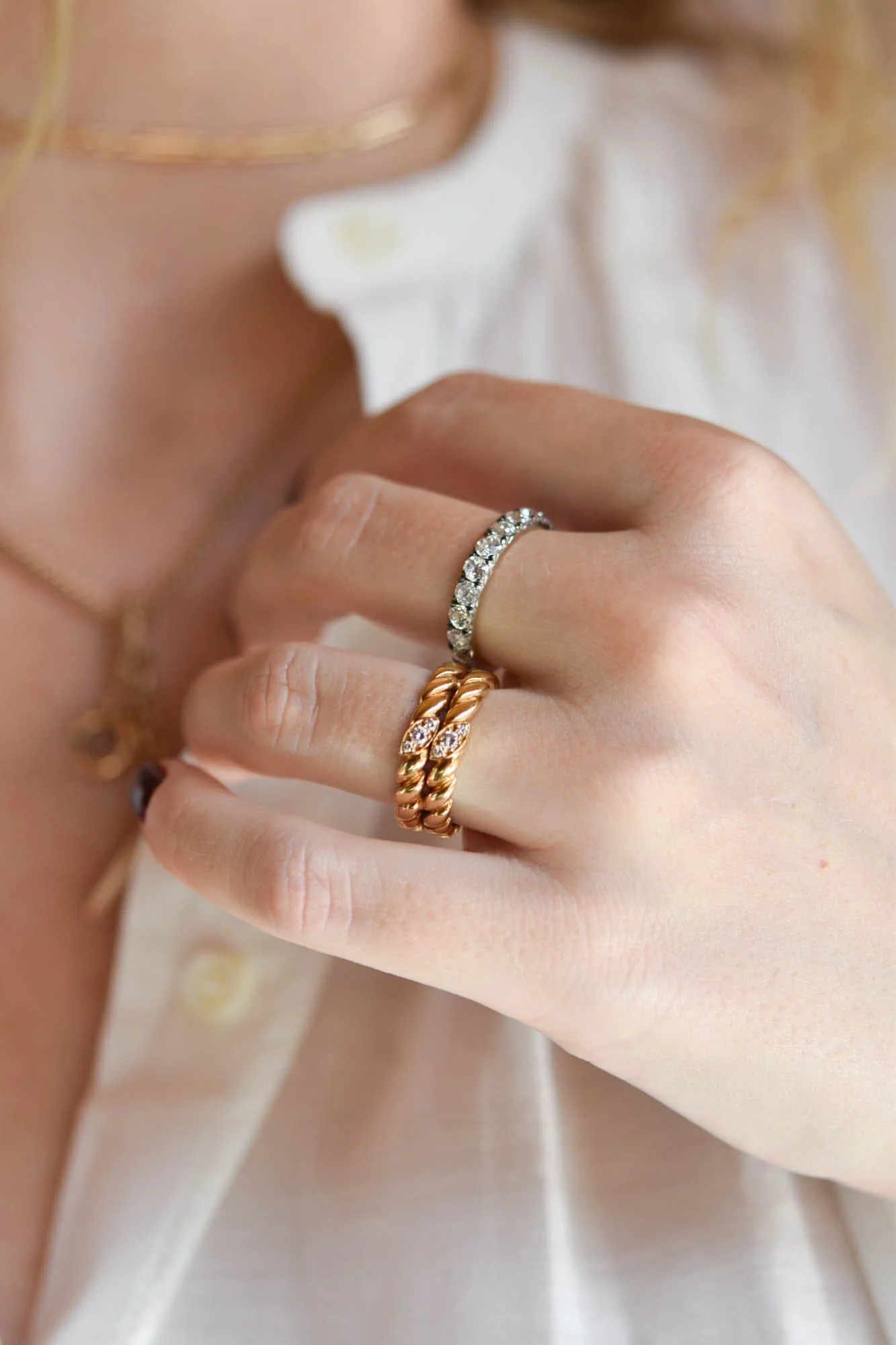 1970's Van Cleef & Arpels Diamonds in Braided Gold Vintage Ring - Image 3