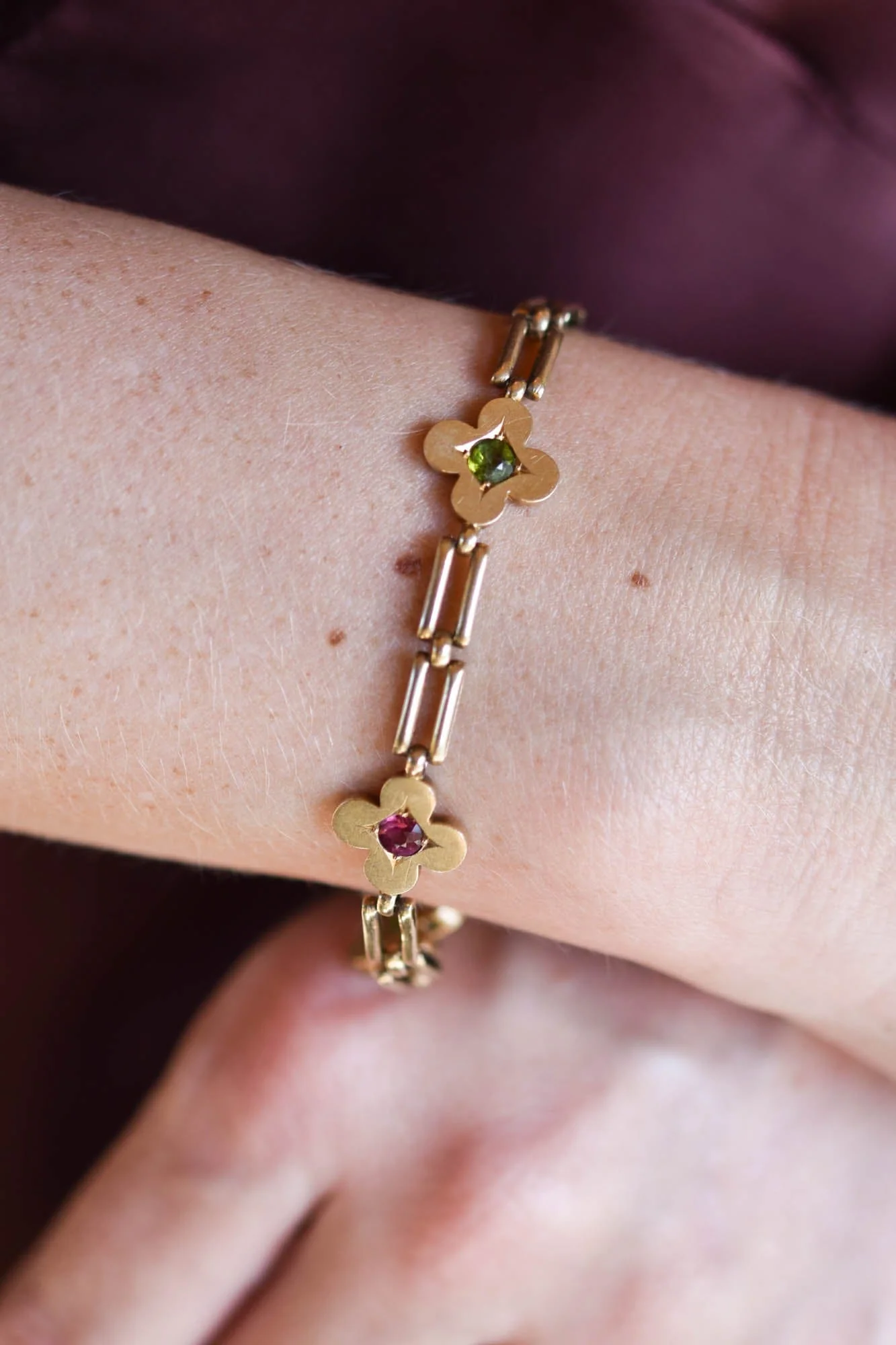 Victorian 14K Gold Gem-Set Clover Bracelet - Image 6