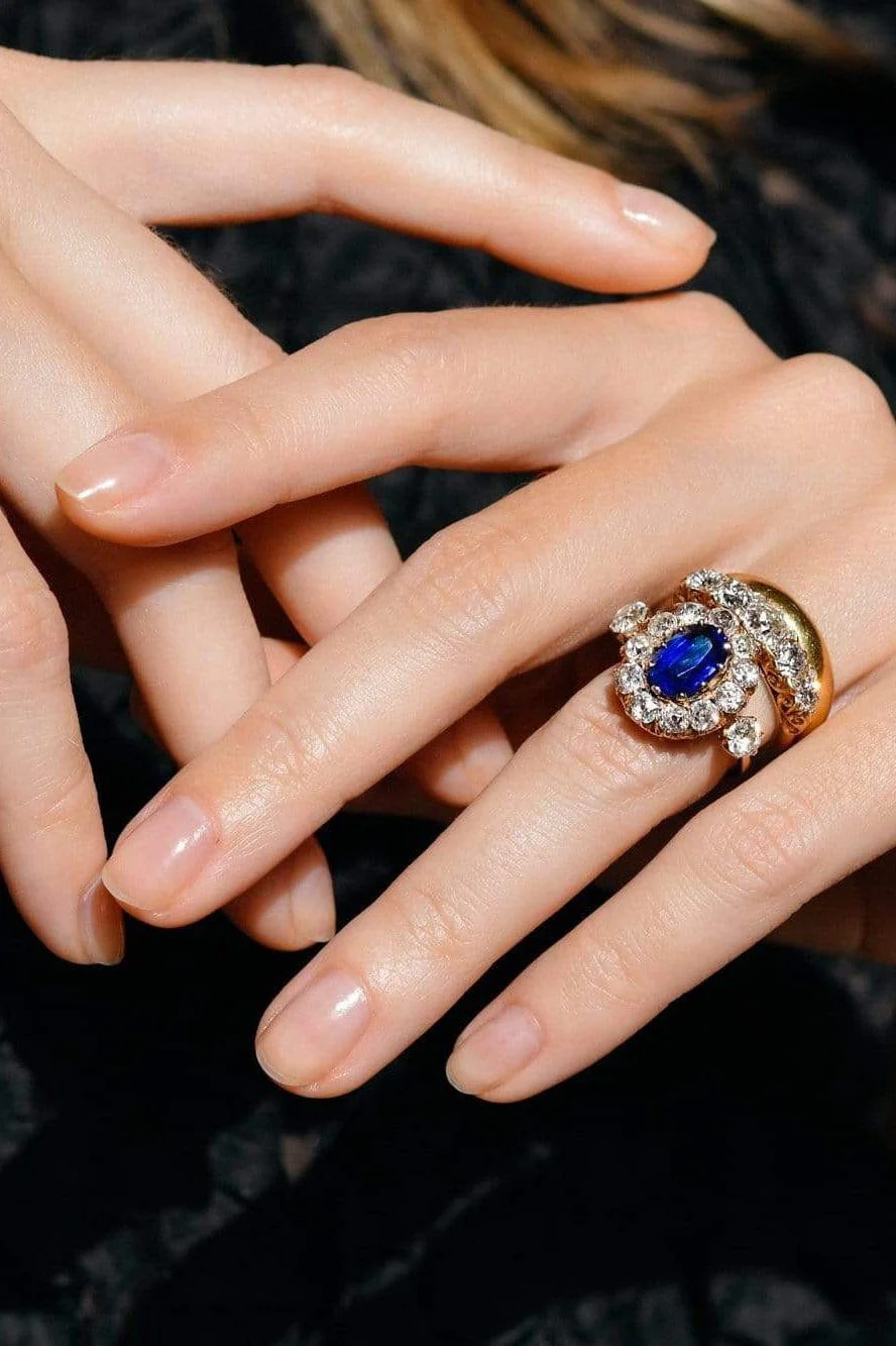 Victorian 2.00 Carat Oval Unheated Sapphire and Diamond Cluster - Image 6