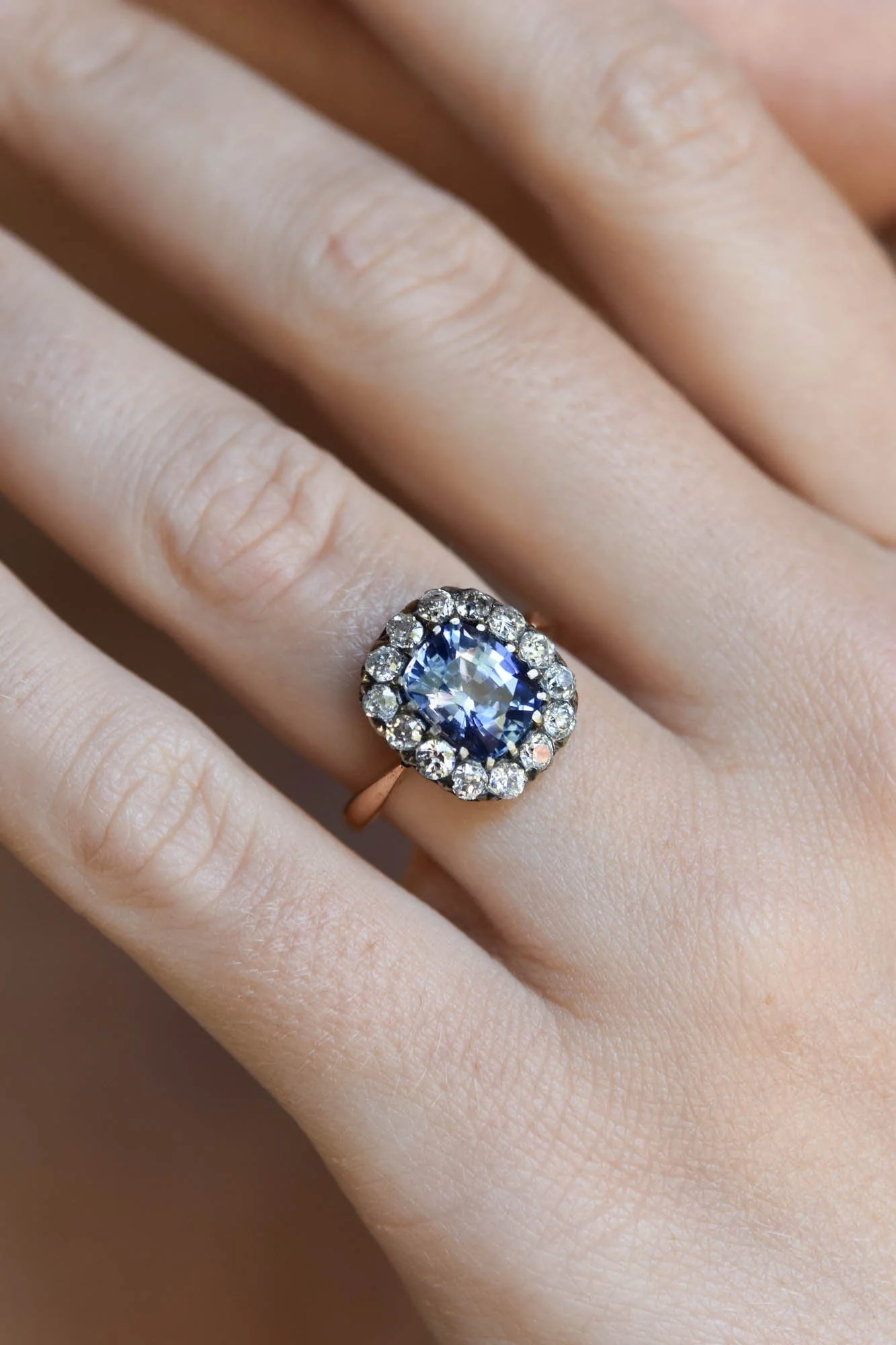 Early Art Deco 2.87 Carat Cushion Cut Ceylon Sapphire & Diamond Cluster Antique Engagement Ring, Sweden - Image 2