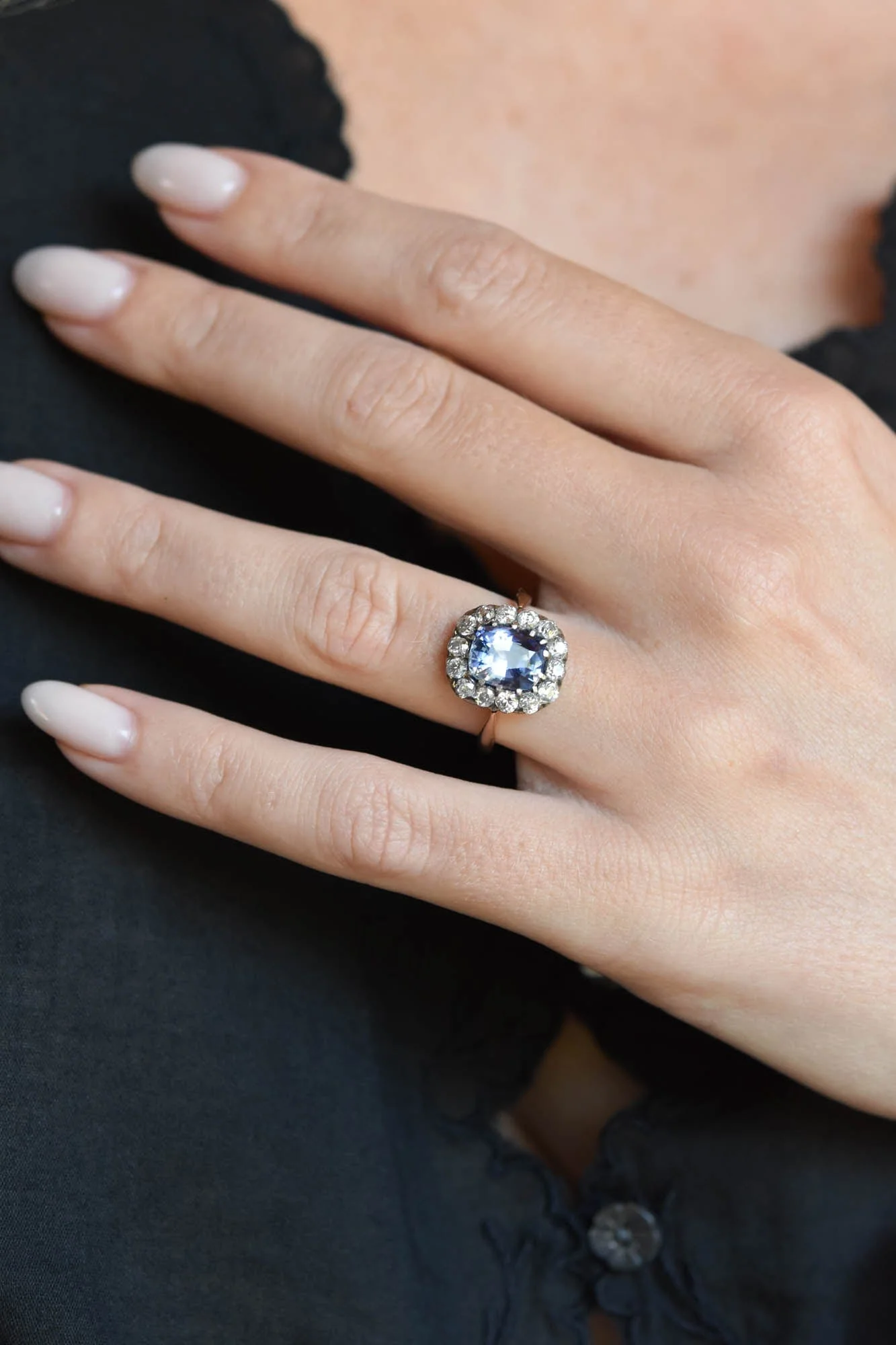 Early Art Deco 2.87 Carat Cushion Cut Ceylon Sapphire & Diamond Cluster Antique Engagement Ring, Sweden - Image 3