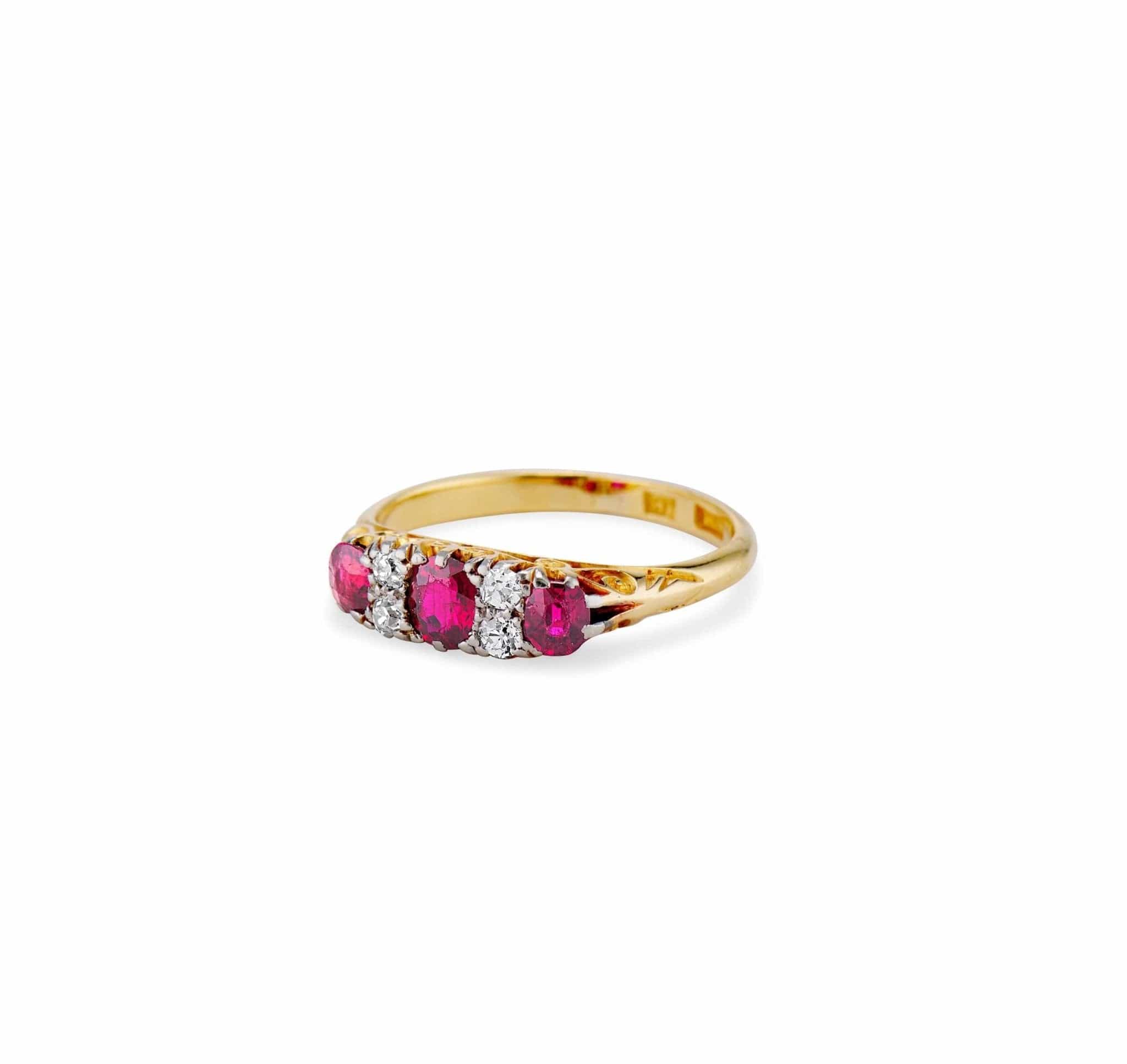 Victorian Ruby and Diamond Three Stone Ring, England - Image 2