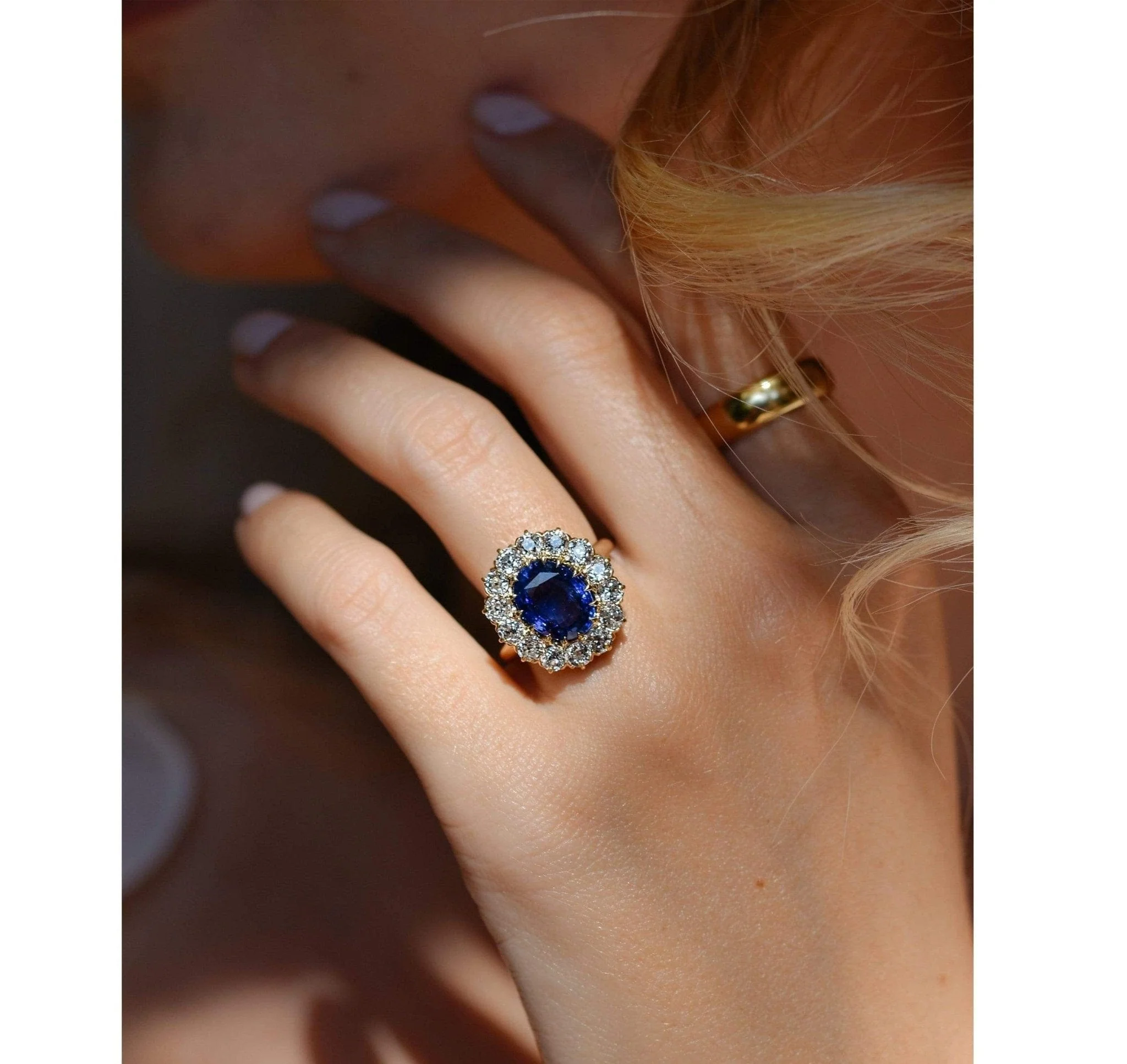 Victorian 4.47 Carat Ceylon Sapphire and Diamond Cluster - Image 8